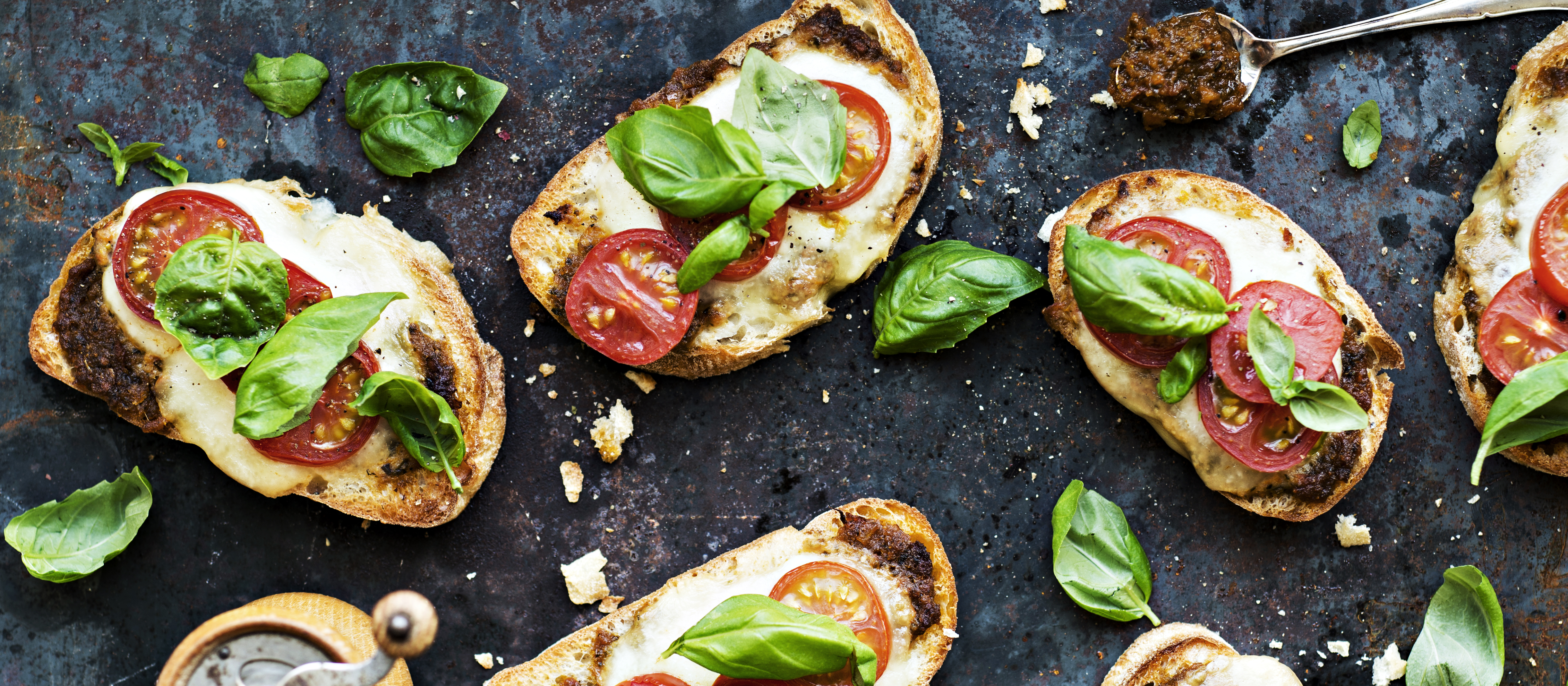 Lämpimät mozzarellaleivät