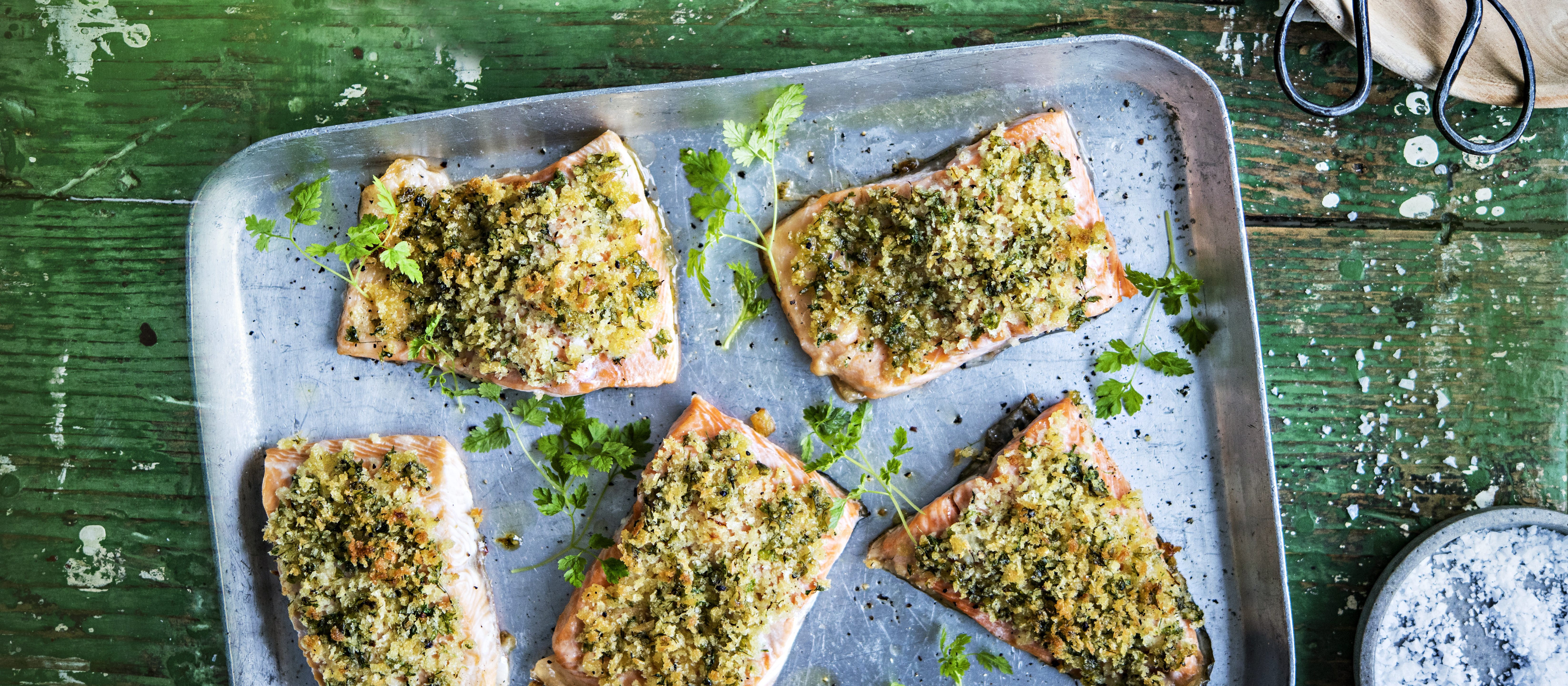 Kirvelillä kuorrutettu nieriä