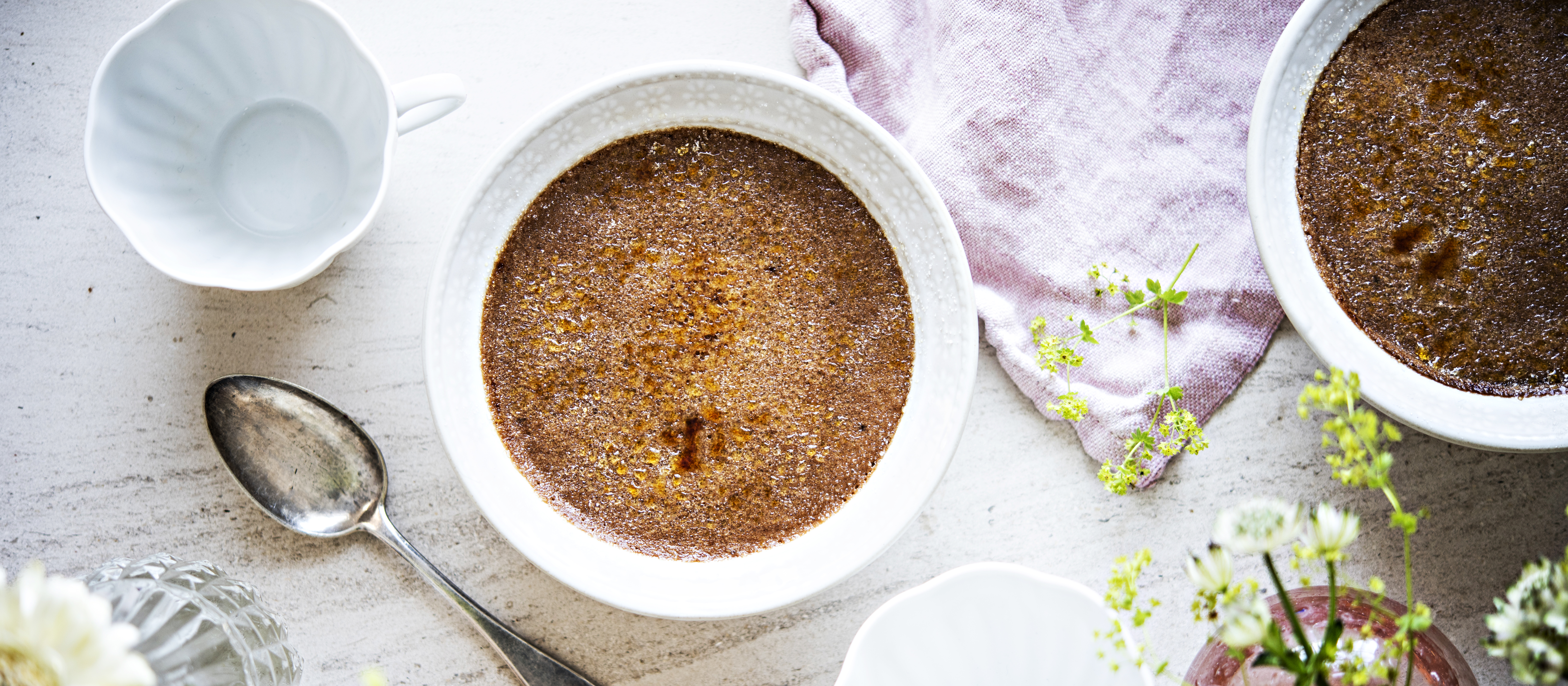 Lakritsinen maitosuklaa-brûlée