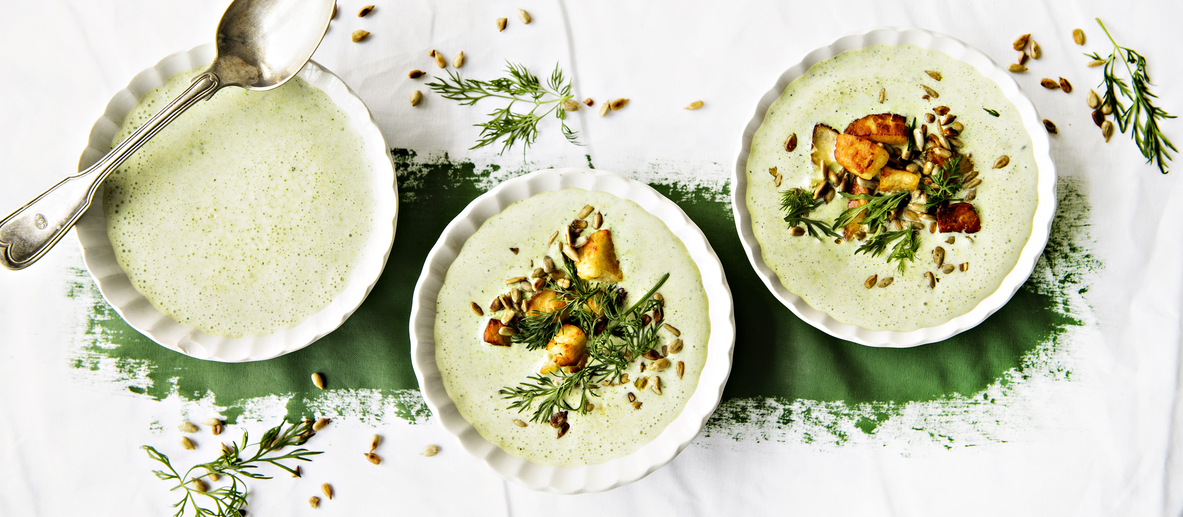 Kylmä jogurtti-hernekeitto