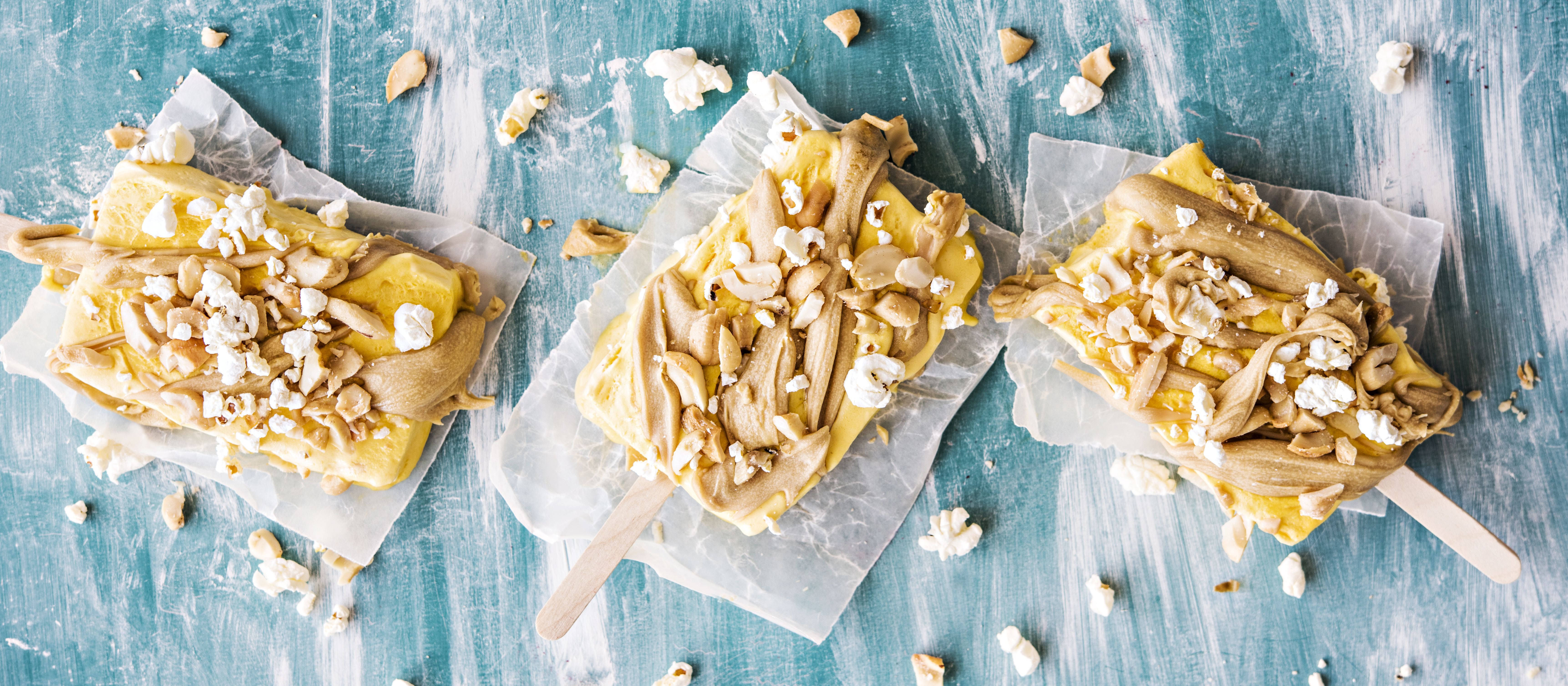 Helpot mangojäätelöpuikot