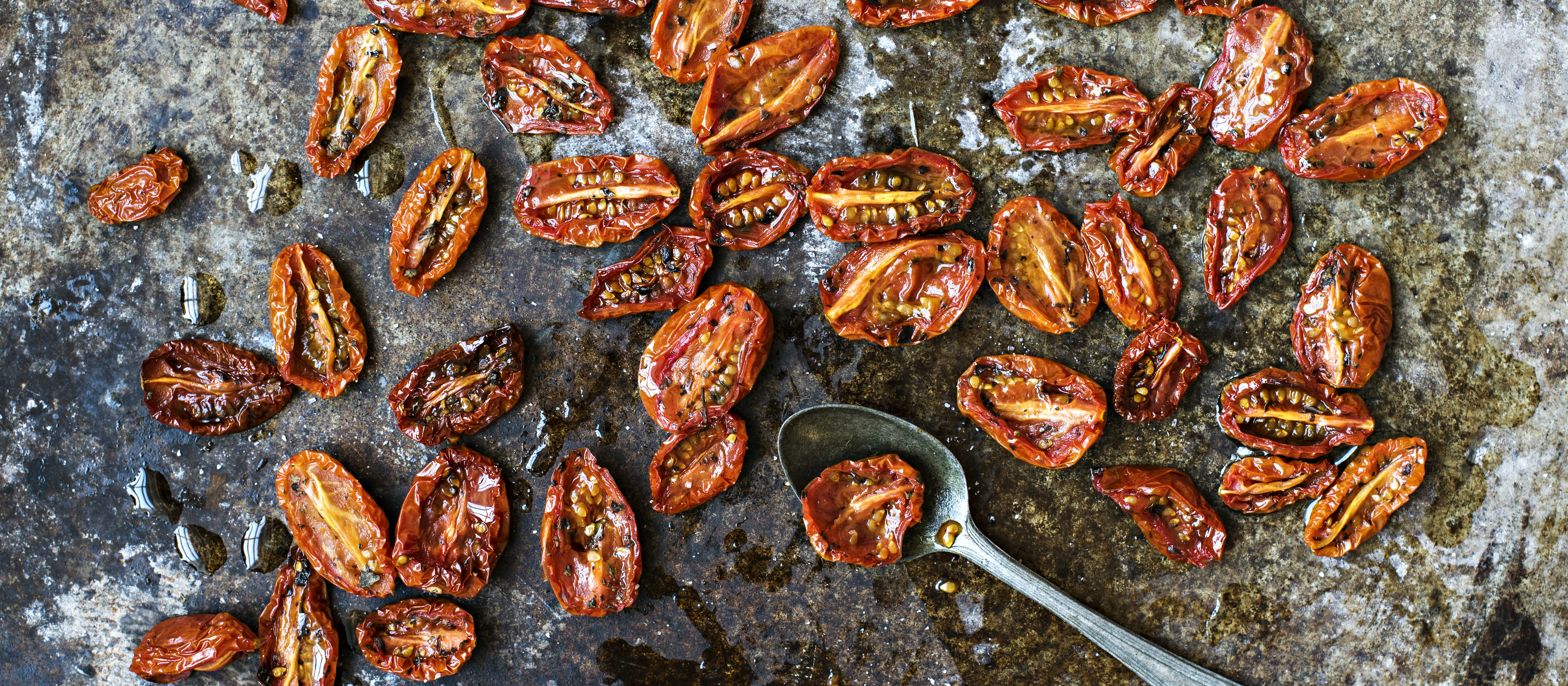 Uunikuivatut tomaatit