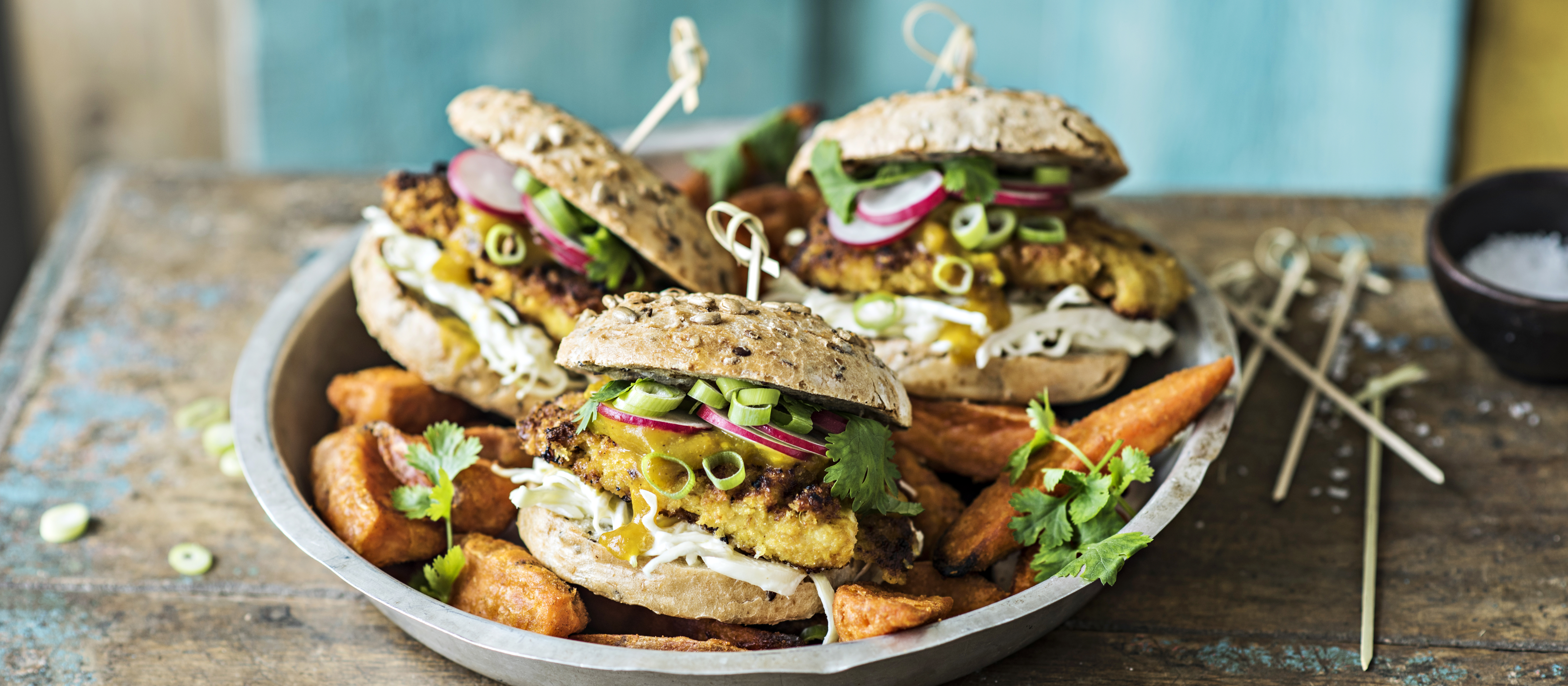 Gluteeniton Katsu curry -kanahampurilainen