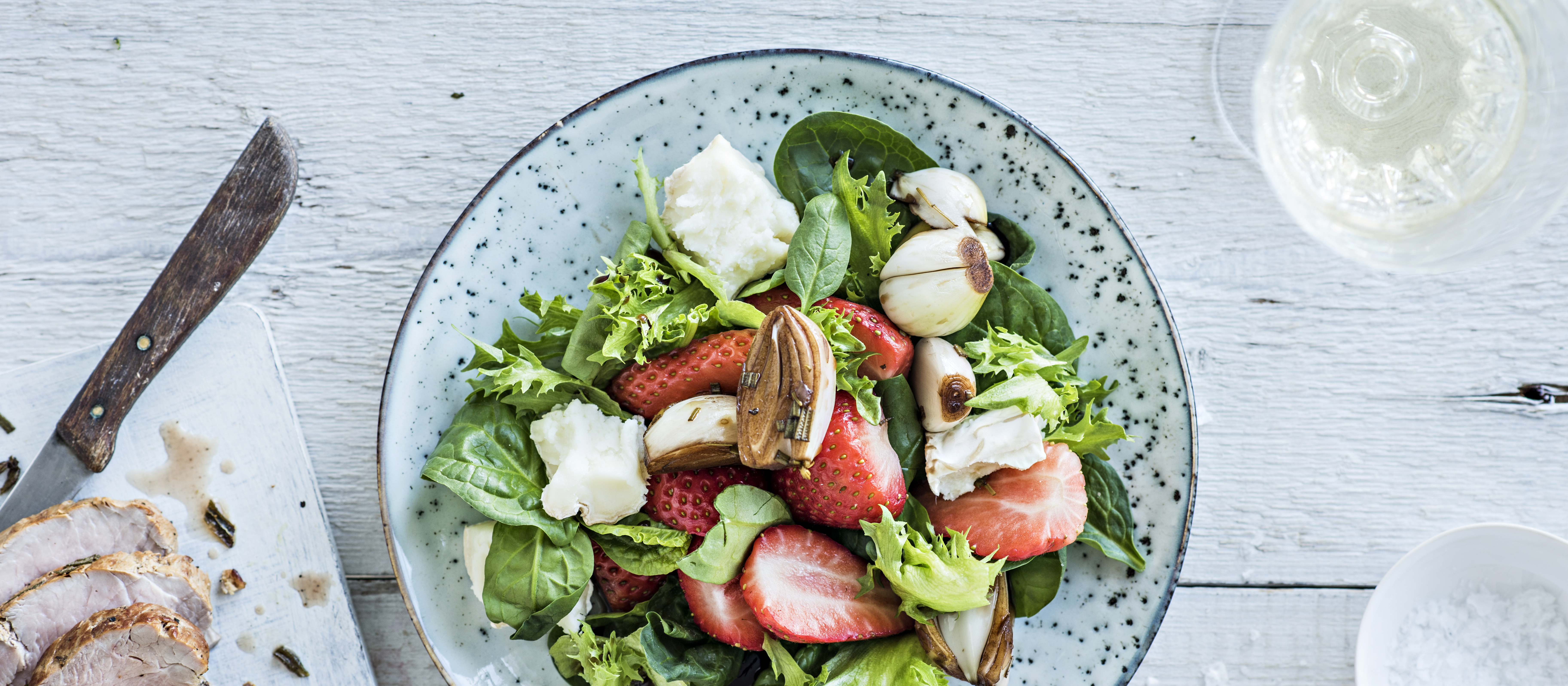 Mansikka-vuohenjuustosalaatti