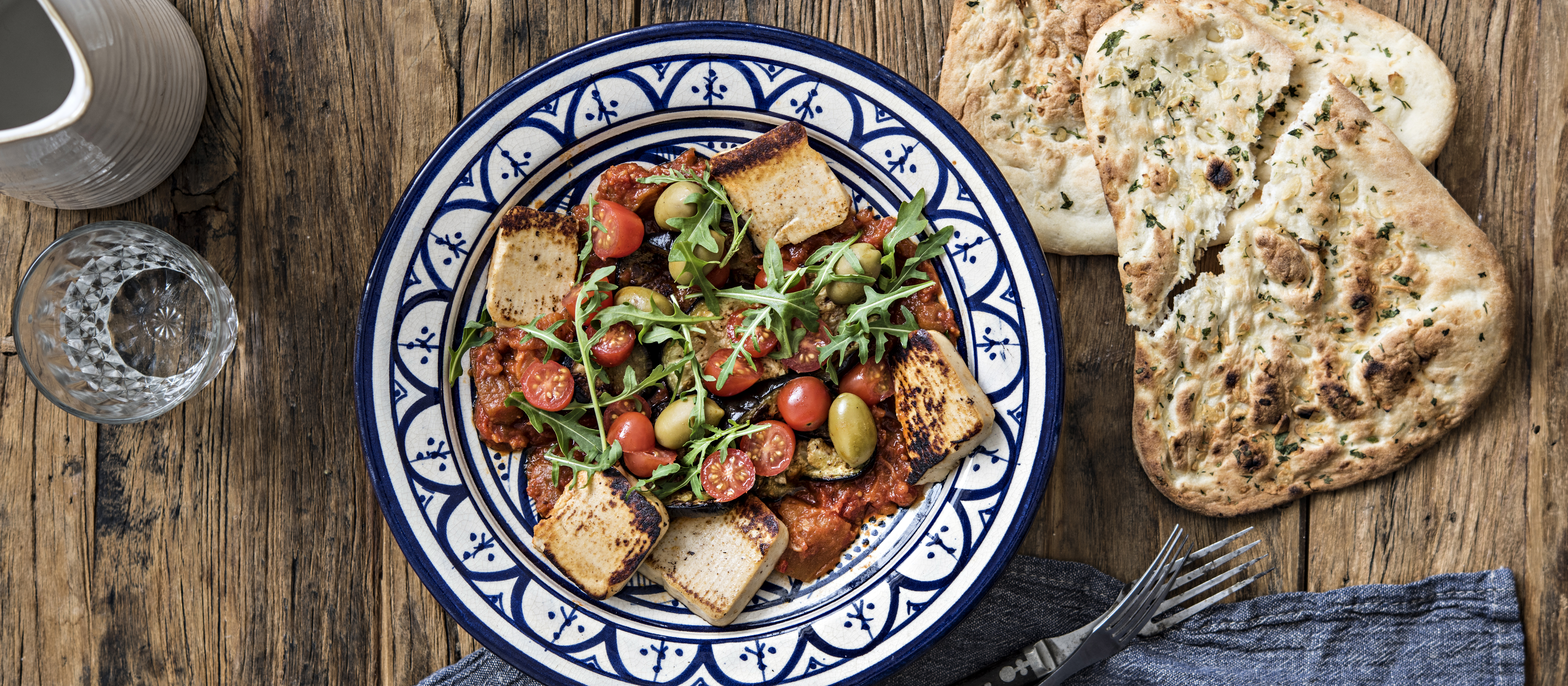 Marokkolainen grillijuustosalaatti