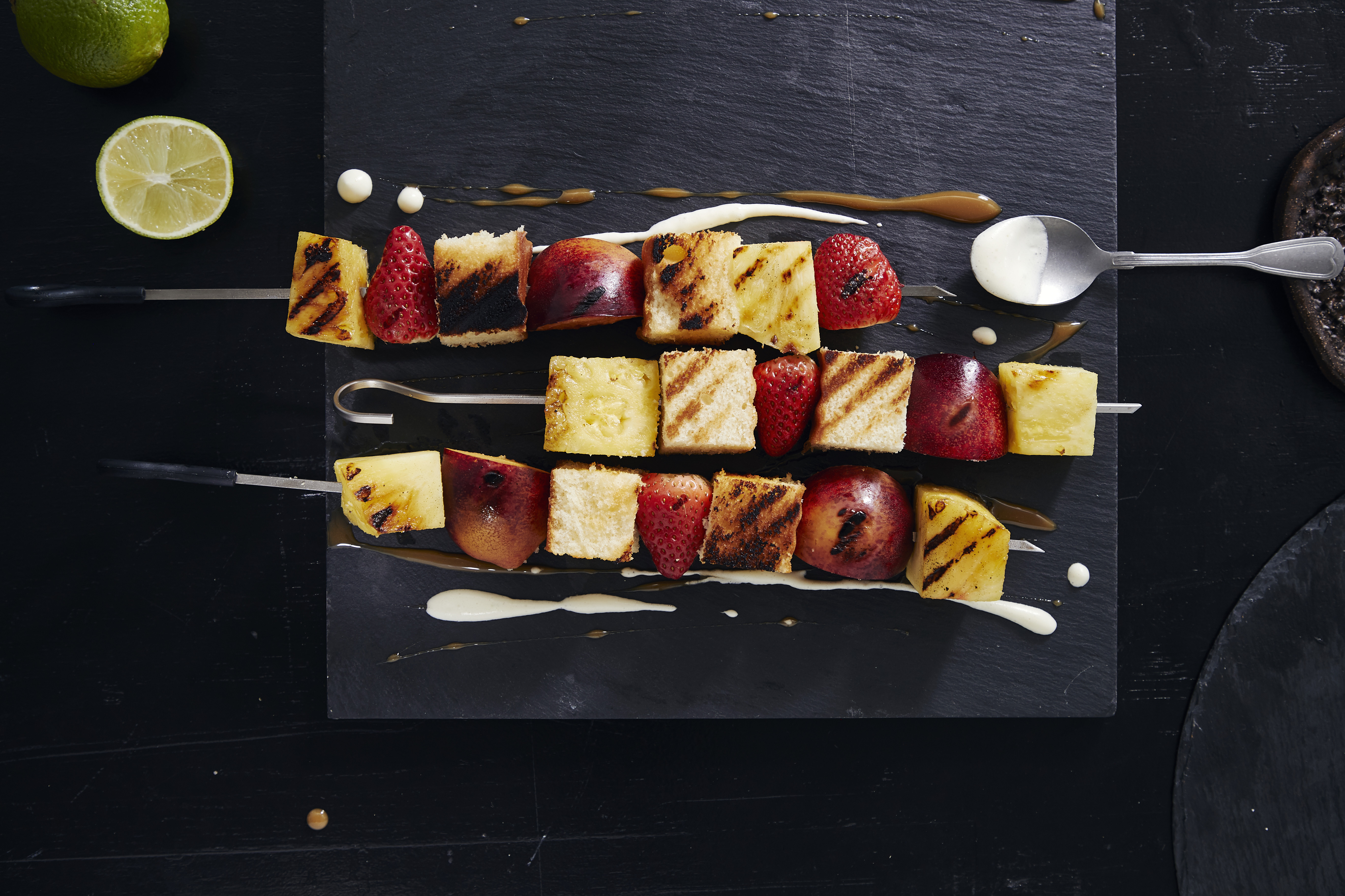 Hedelmä-kakkuvartaat