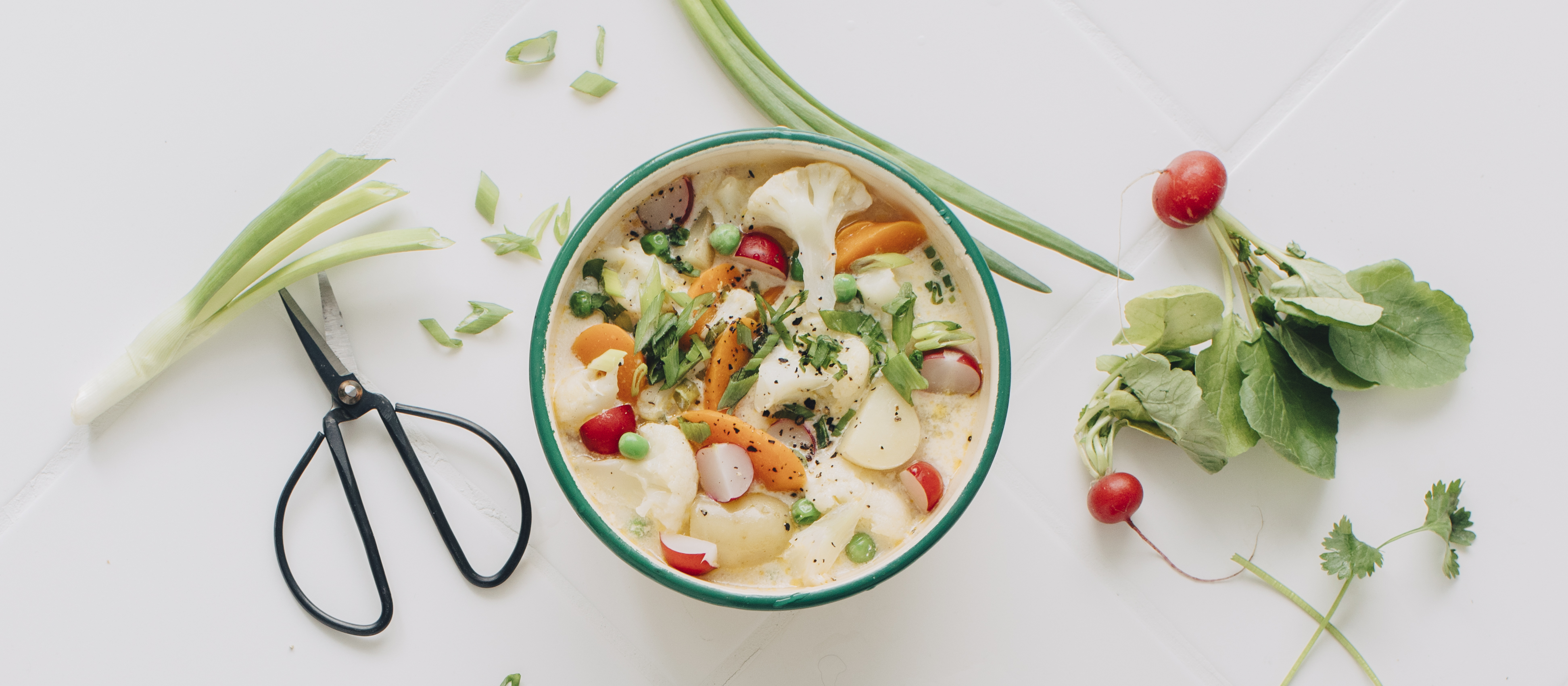 Värikäs kesäkeitto