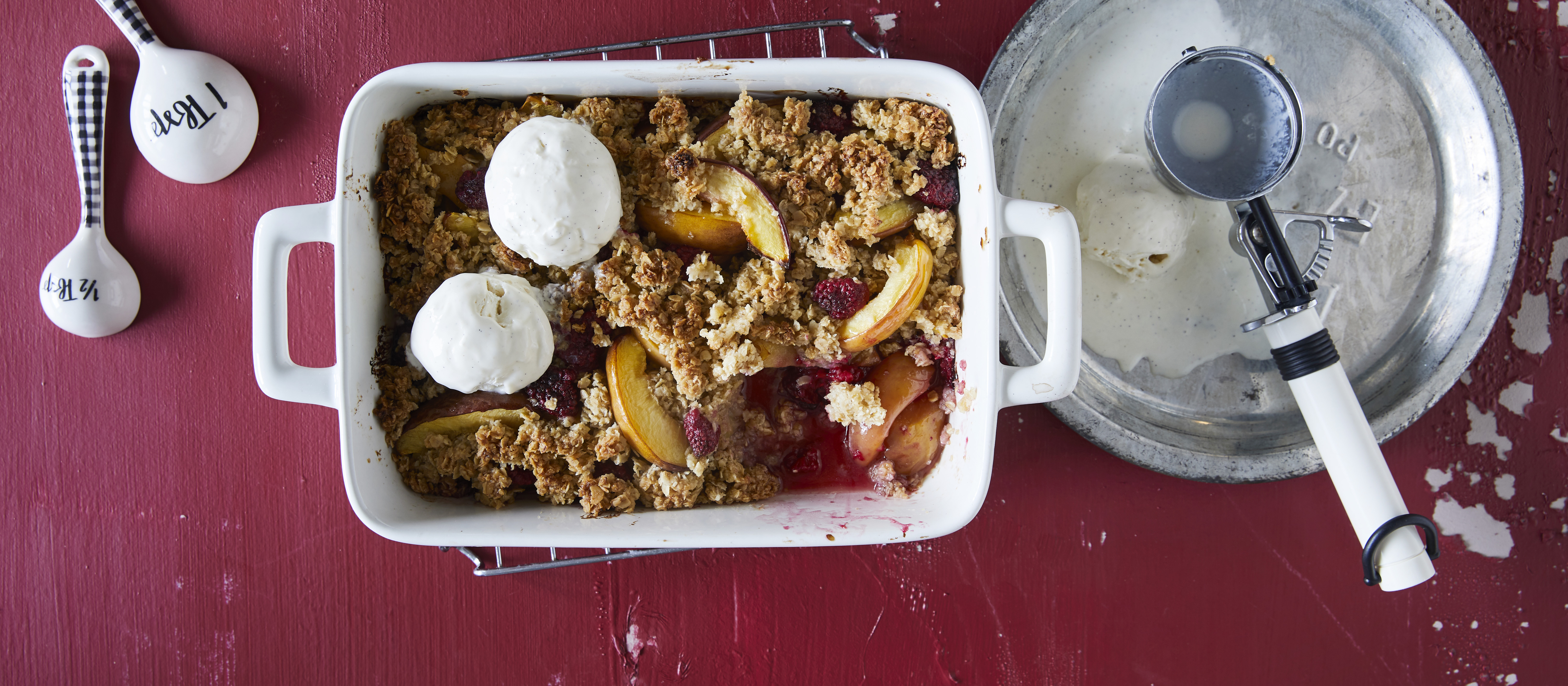 Nektariini-kaurapaistos