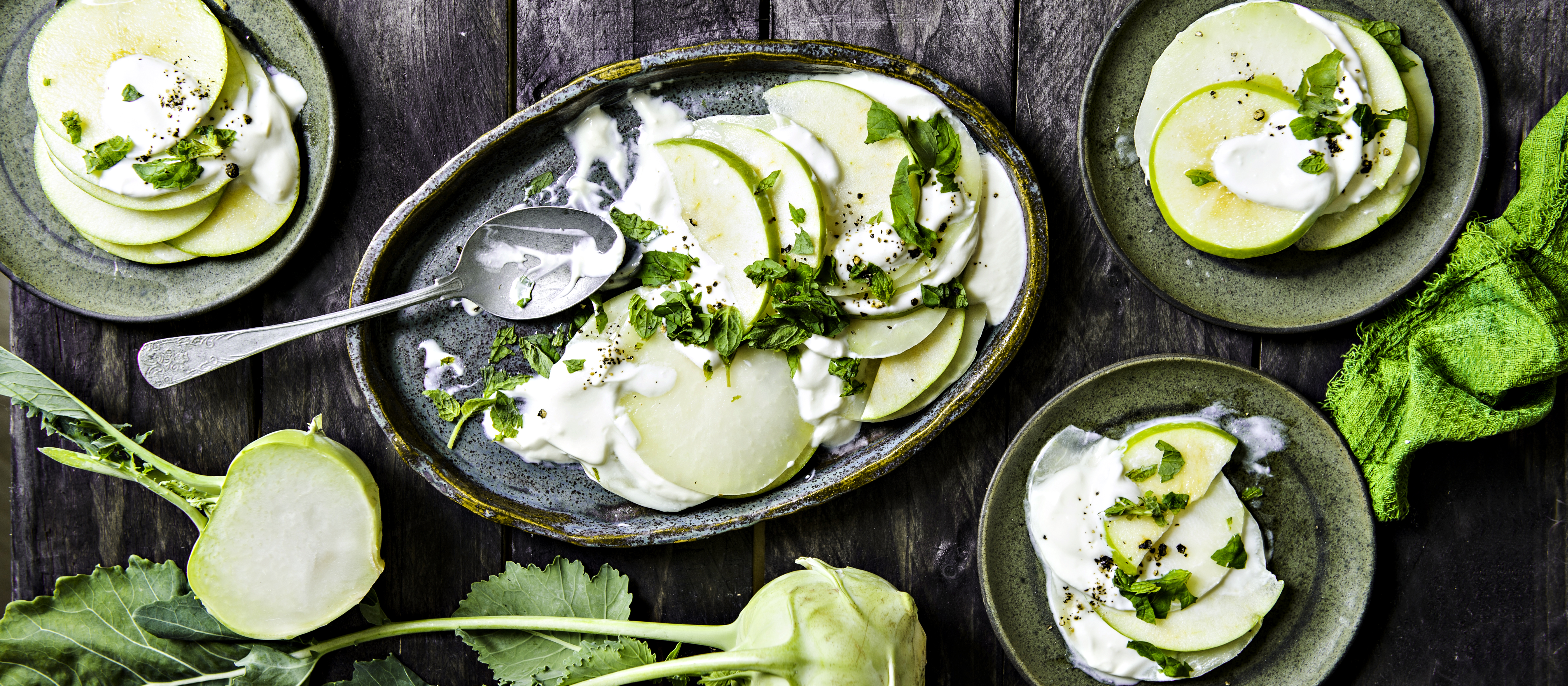 Kyssäkaali-omenasalaatti