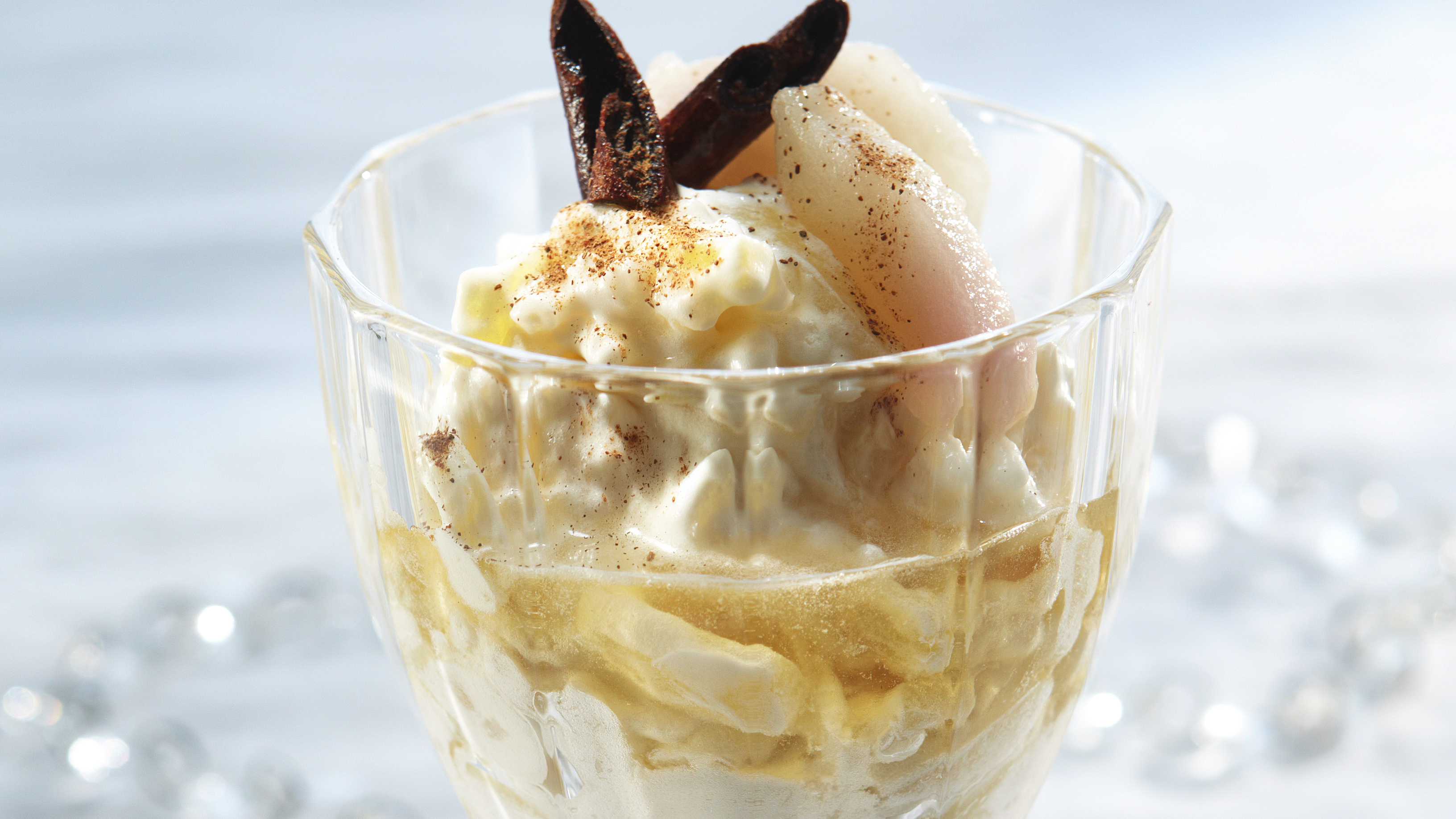 Omenariisi ja kanelisiirappi