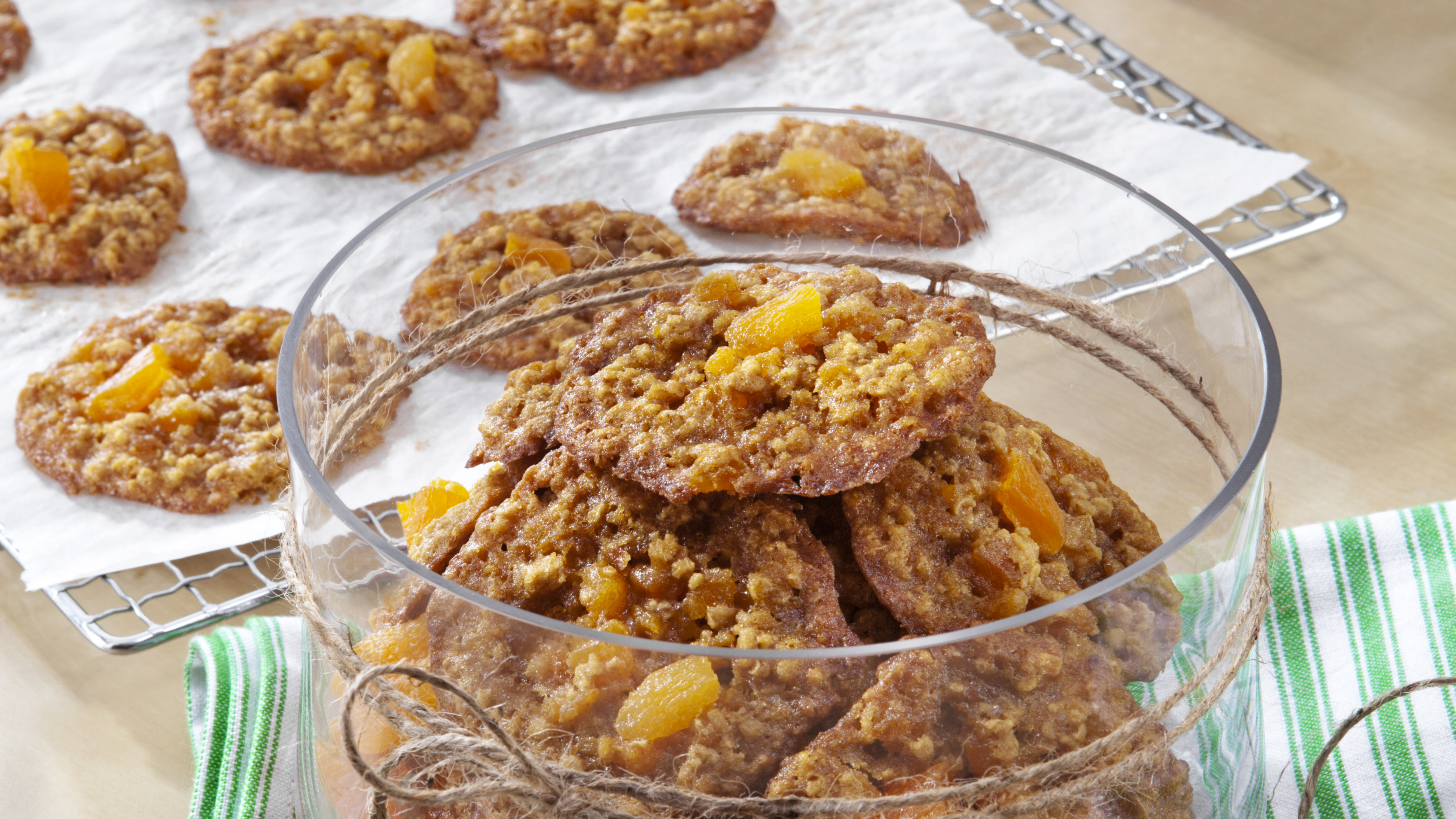 Aprikoosi-kauralastut