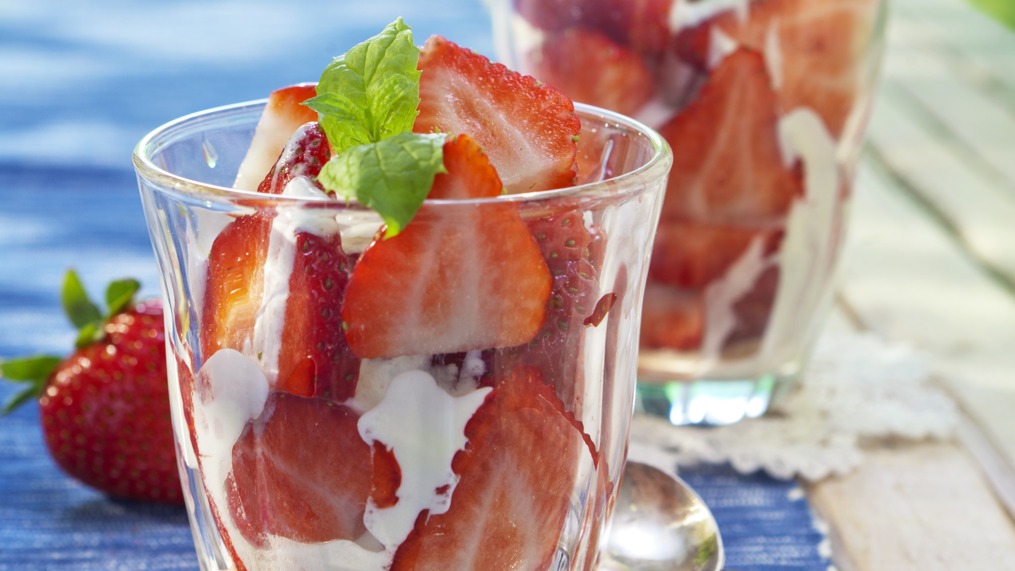 Mansikoita ja smetanaa