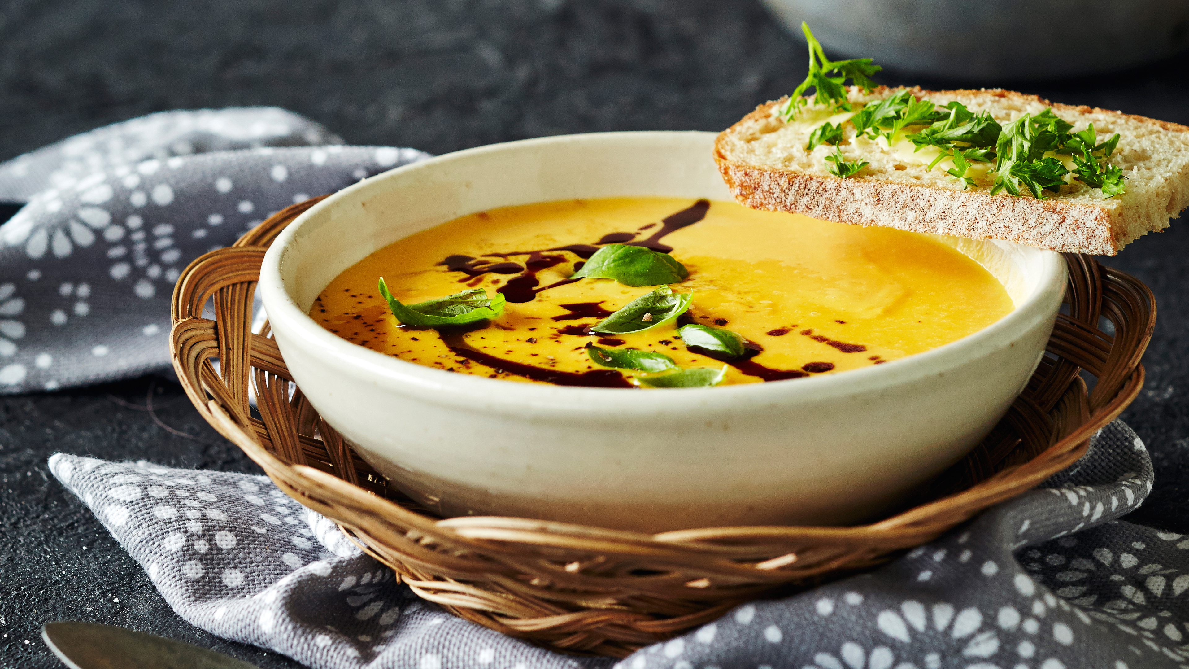 Pehmeä kurpitsakeitto