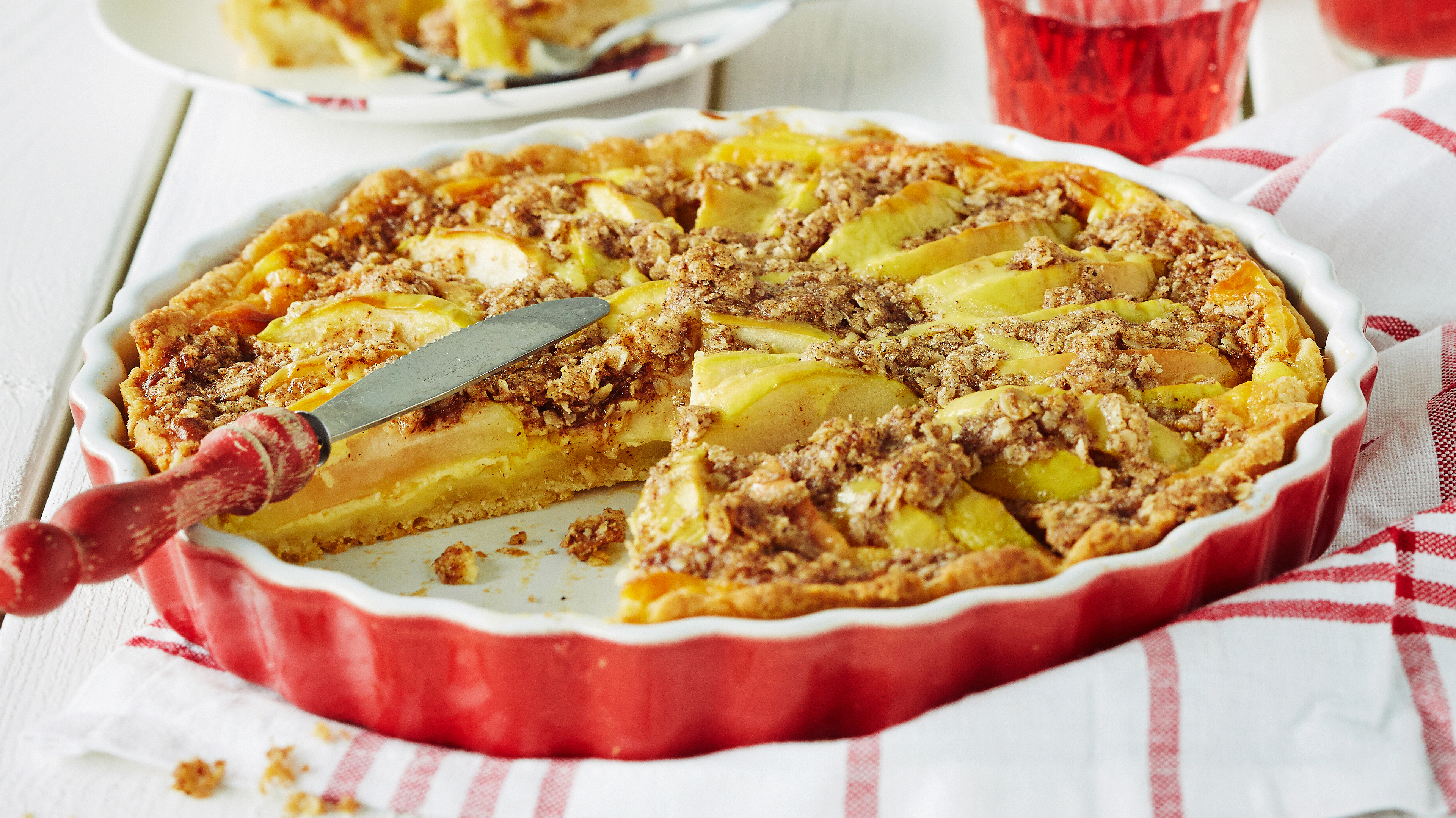 Helppo omena-murupiirakka