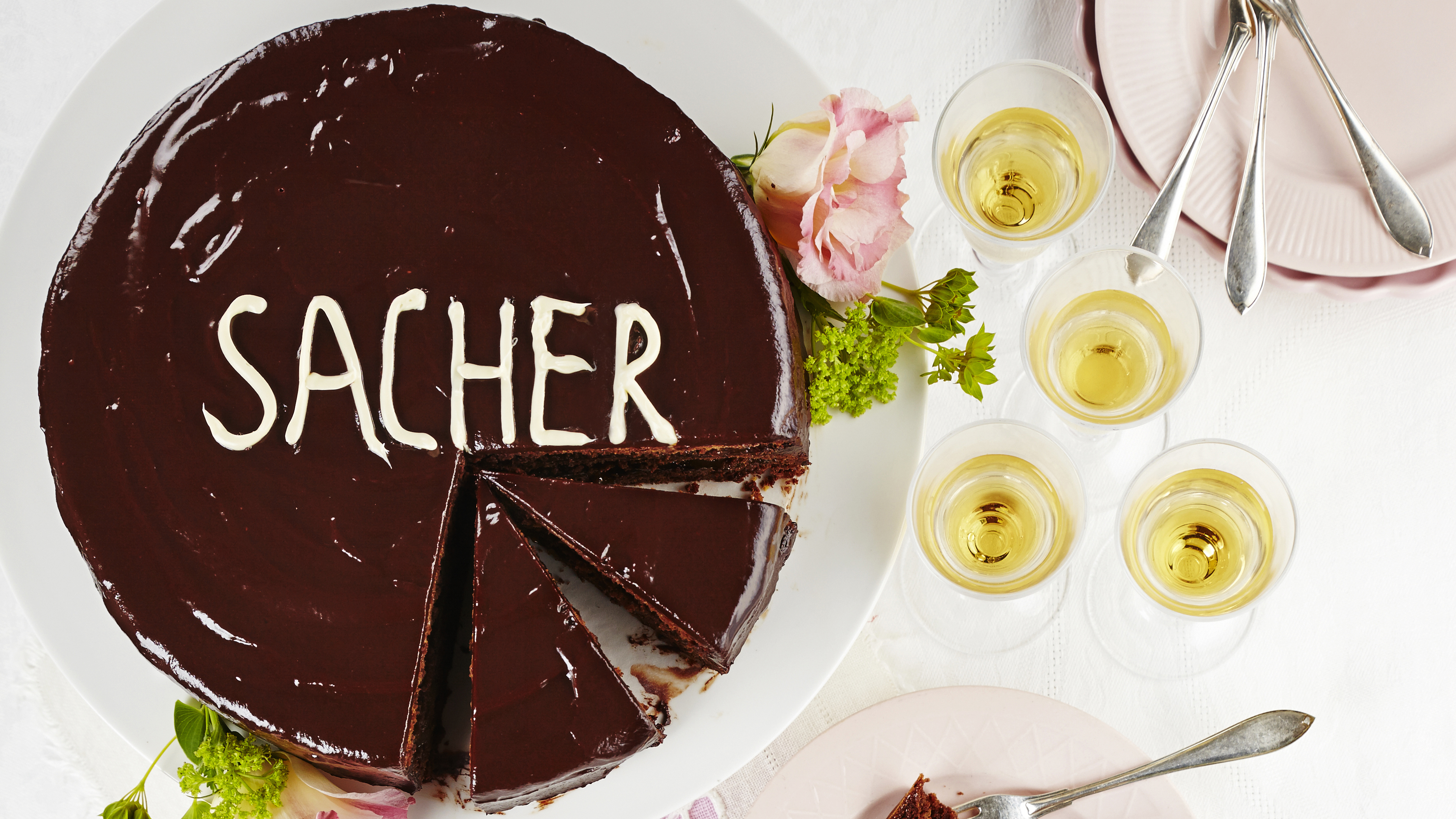 Sacherkakku Makeat Leivonnaiset Reseptit K Ruoka