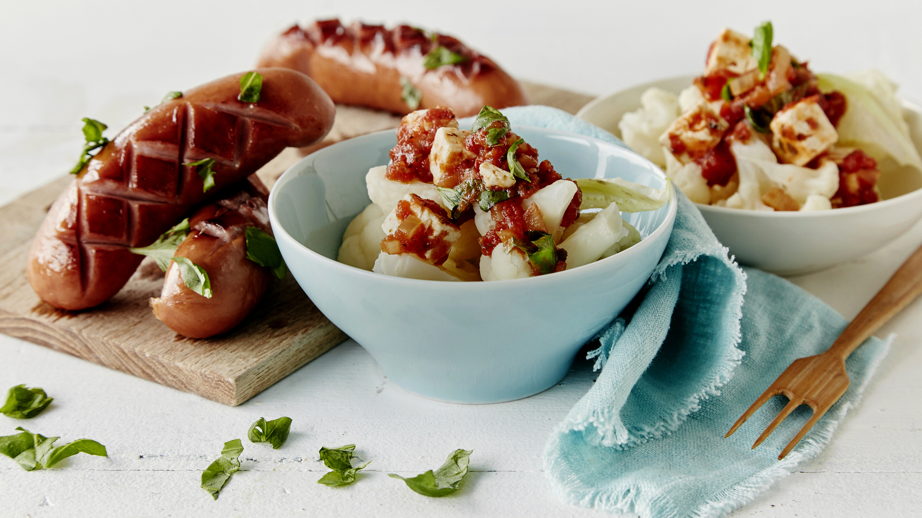 Kukkakaalia ja tomaatti-fetakastiketta