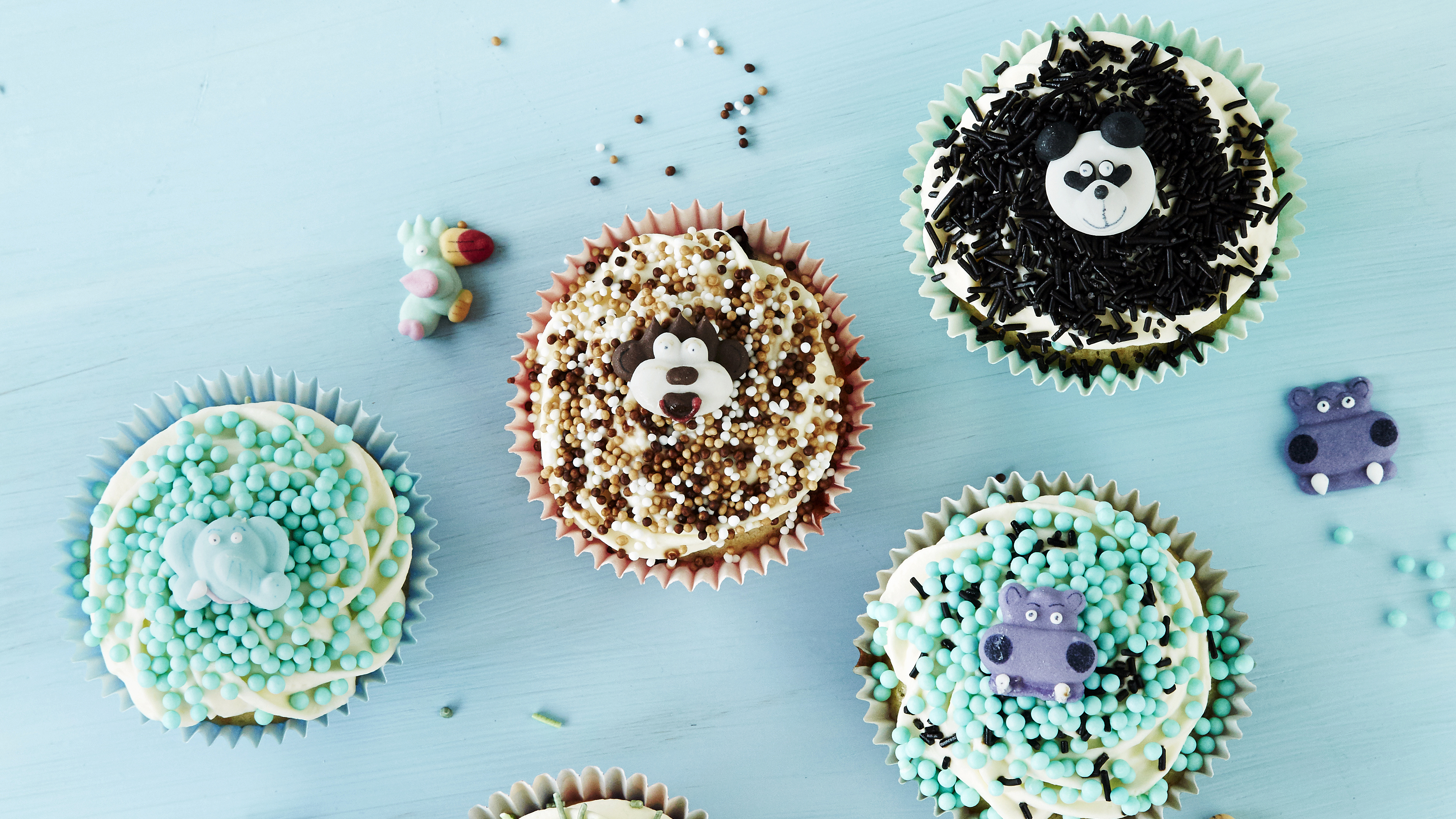 Viidakon mustikkakuppikakut