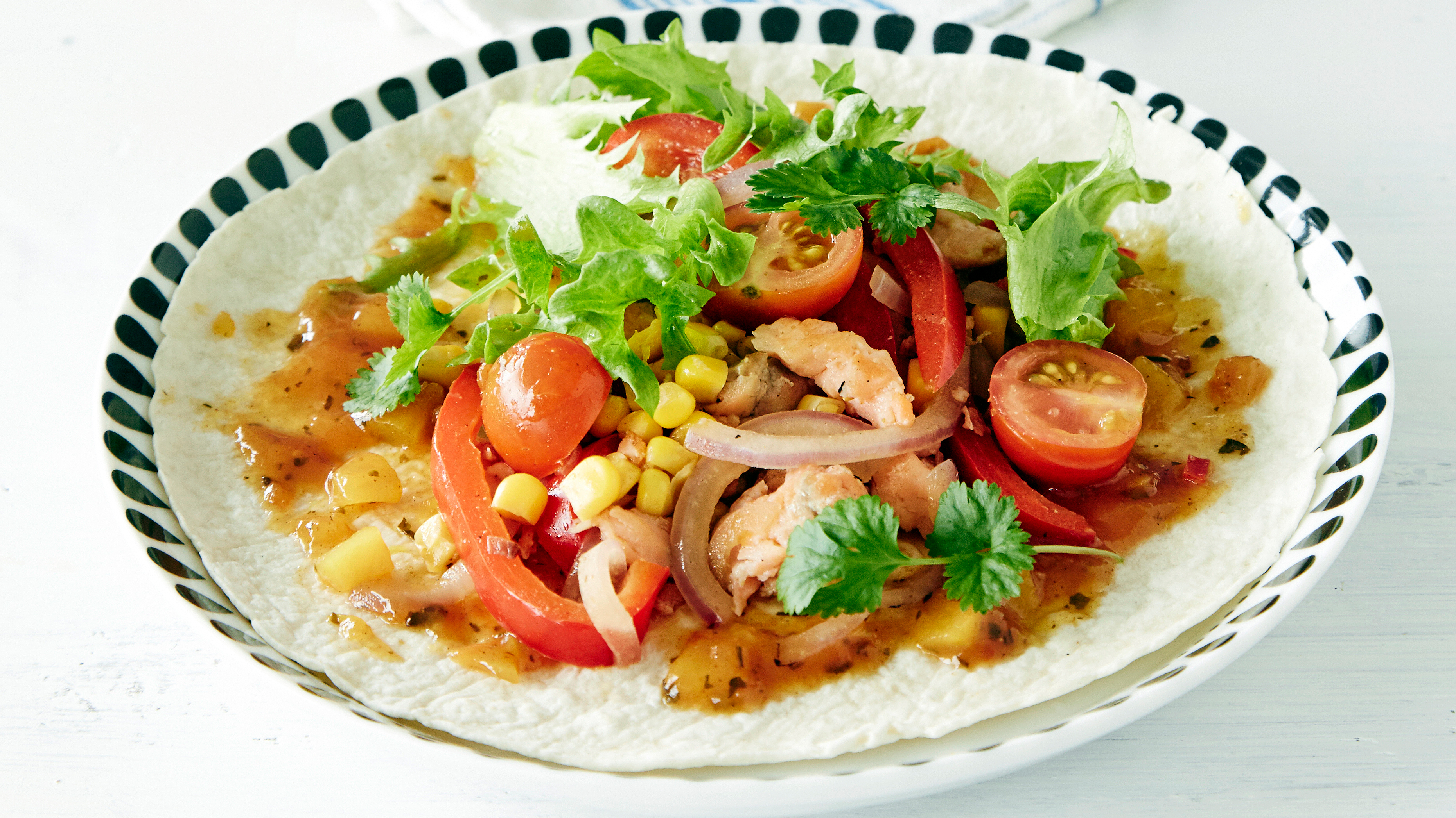 Meksikolaiset lohitortillat