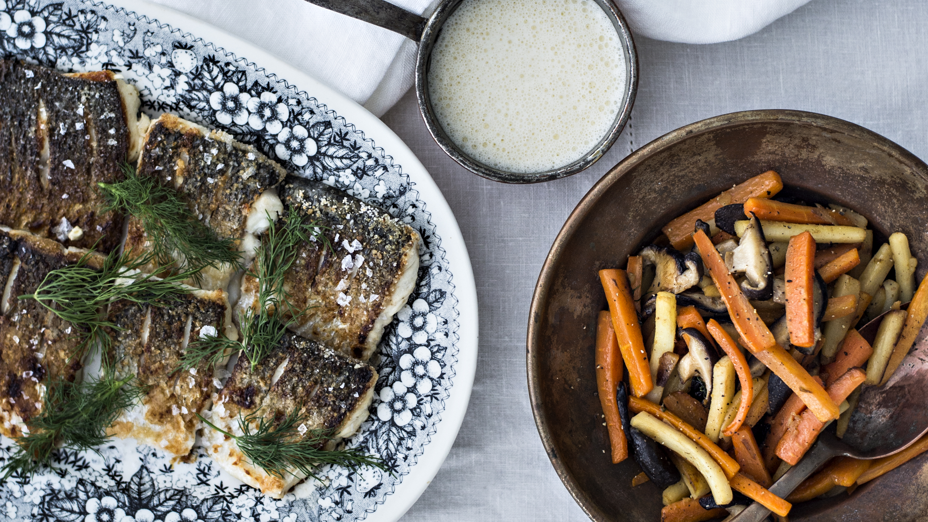 Hiillostettu siika ja valkoviini-kermakastike