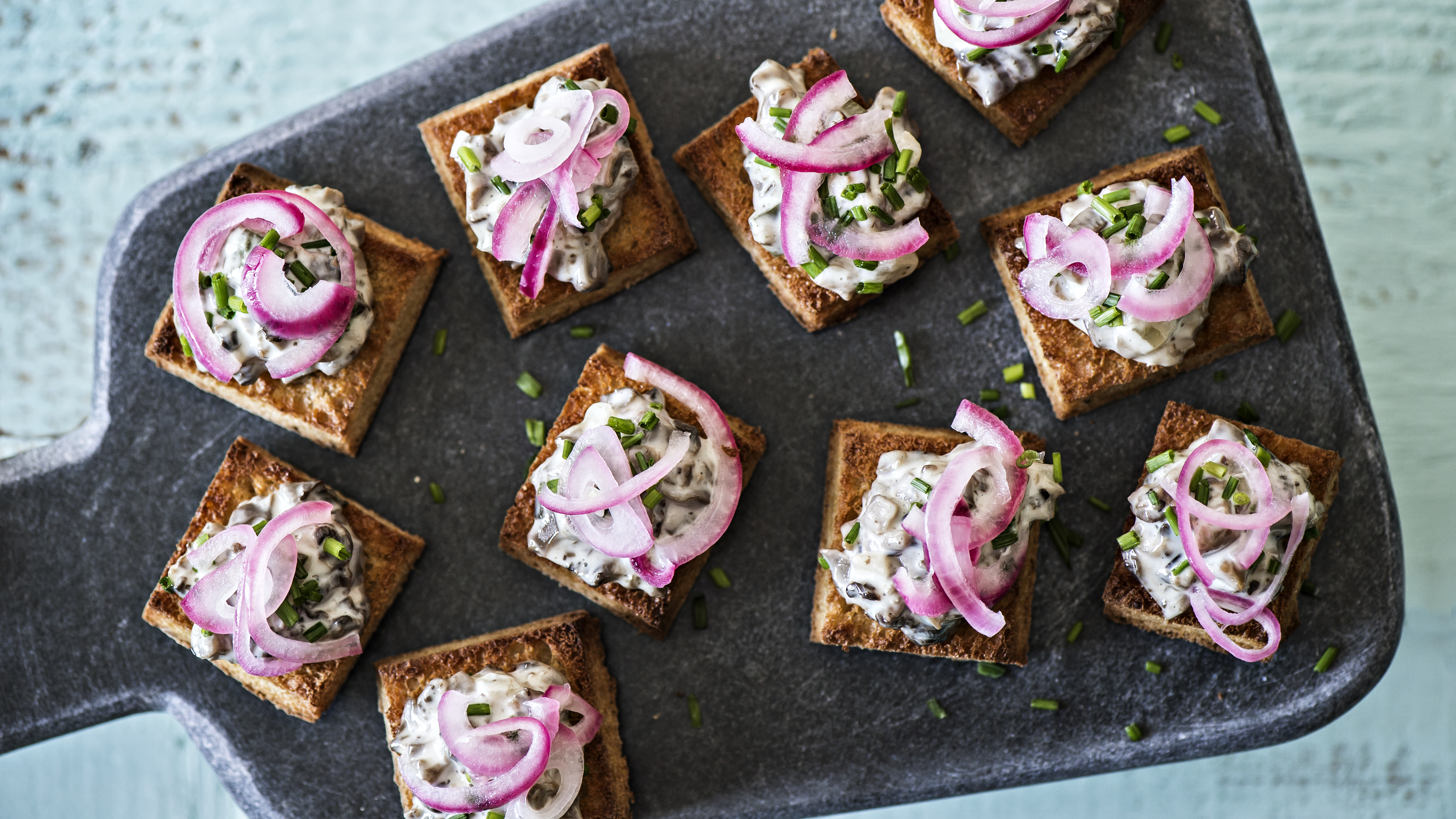 Sienisalaattileivät 