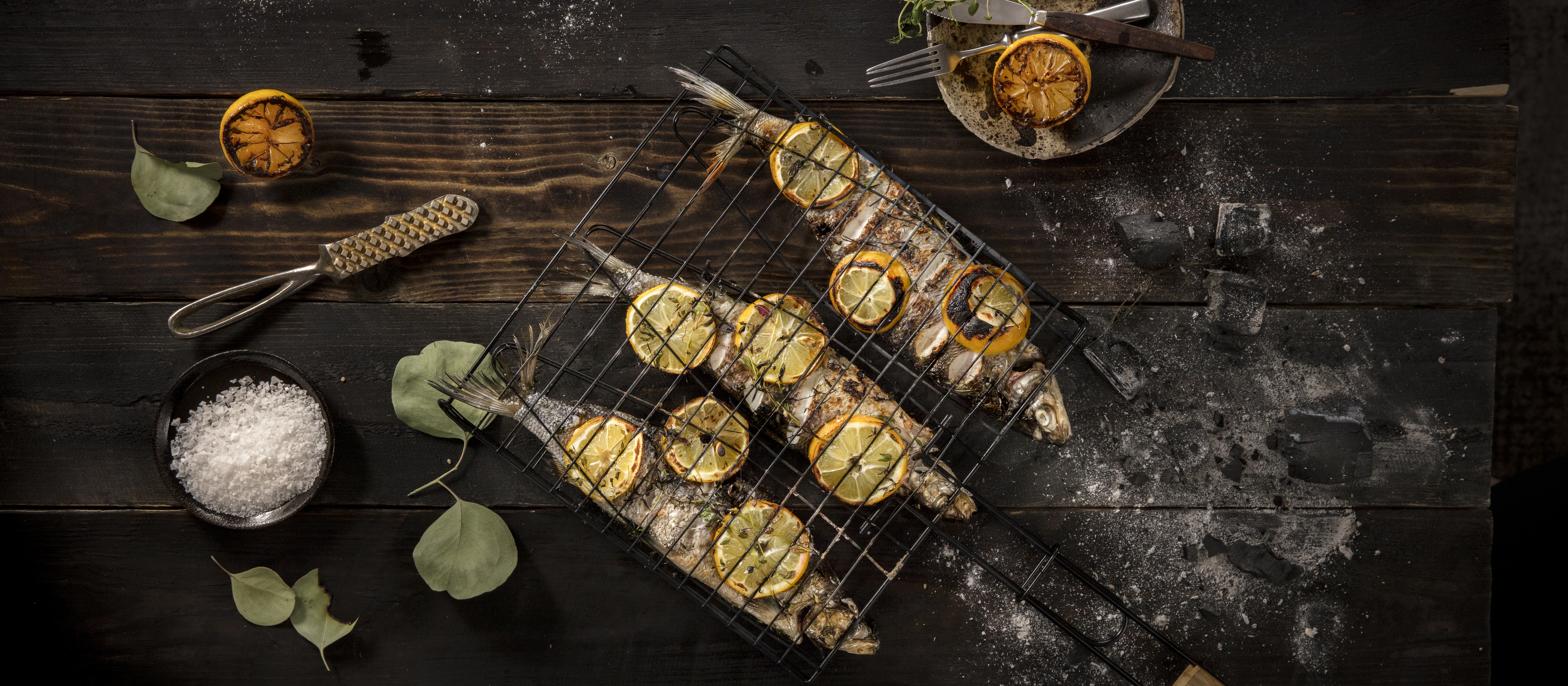 Kokonaisena halstrattu siika