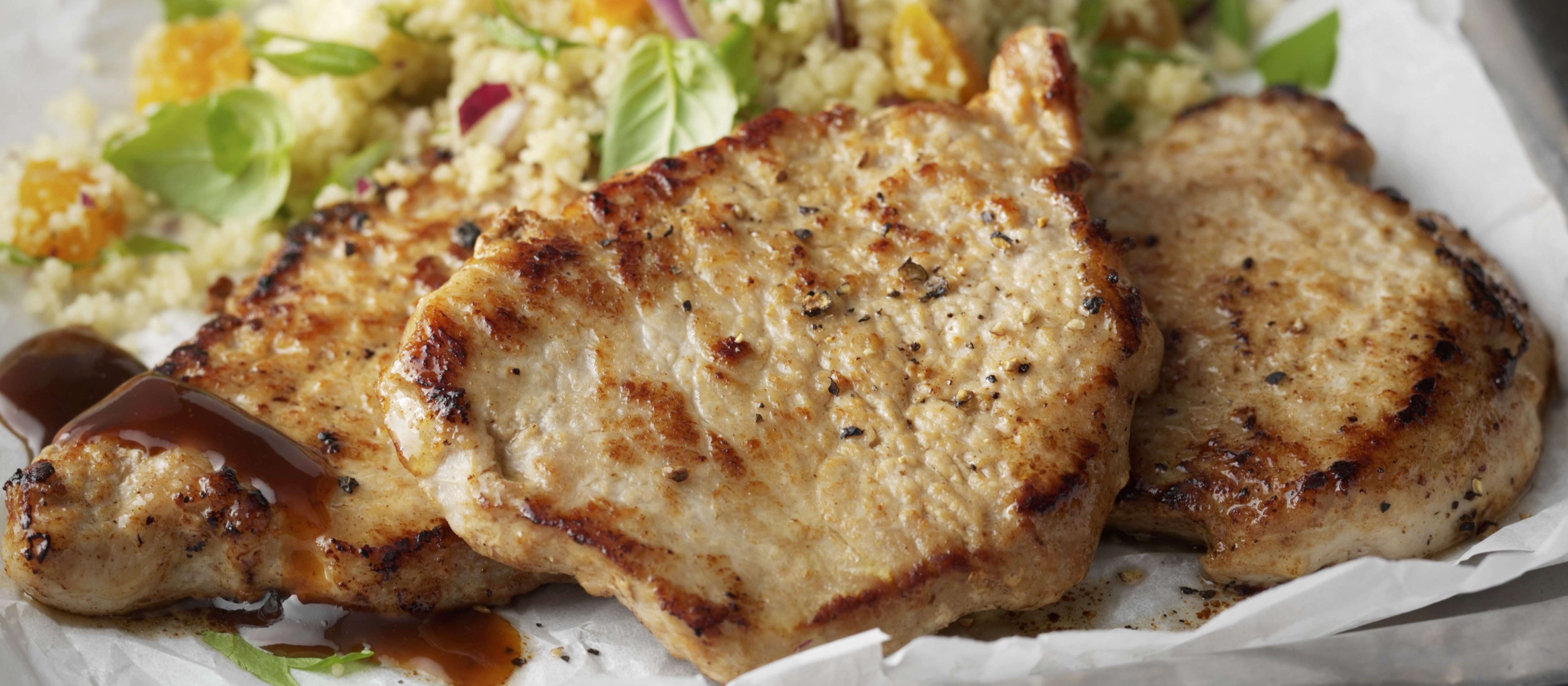 Rypsiporsaan fileepihvit ja aurinkoinen couscous