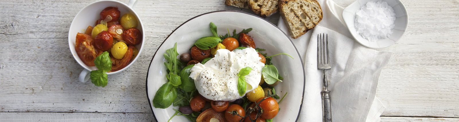 Burrata ja  paahdetut tomaatit
