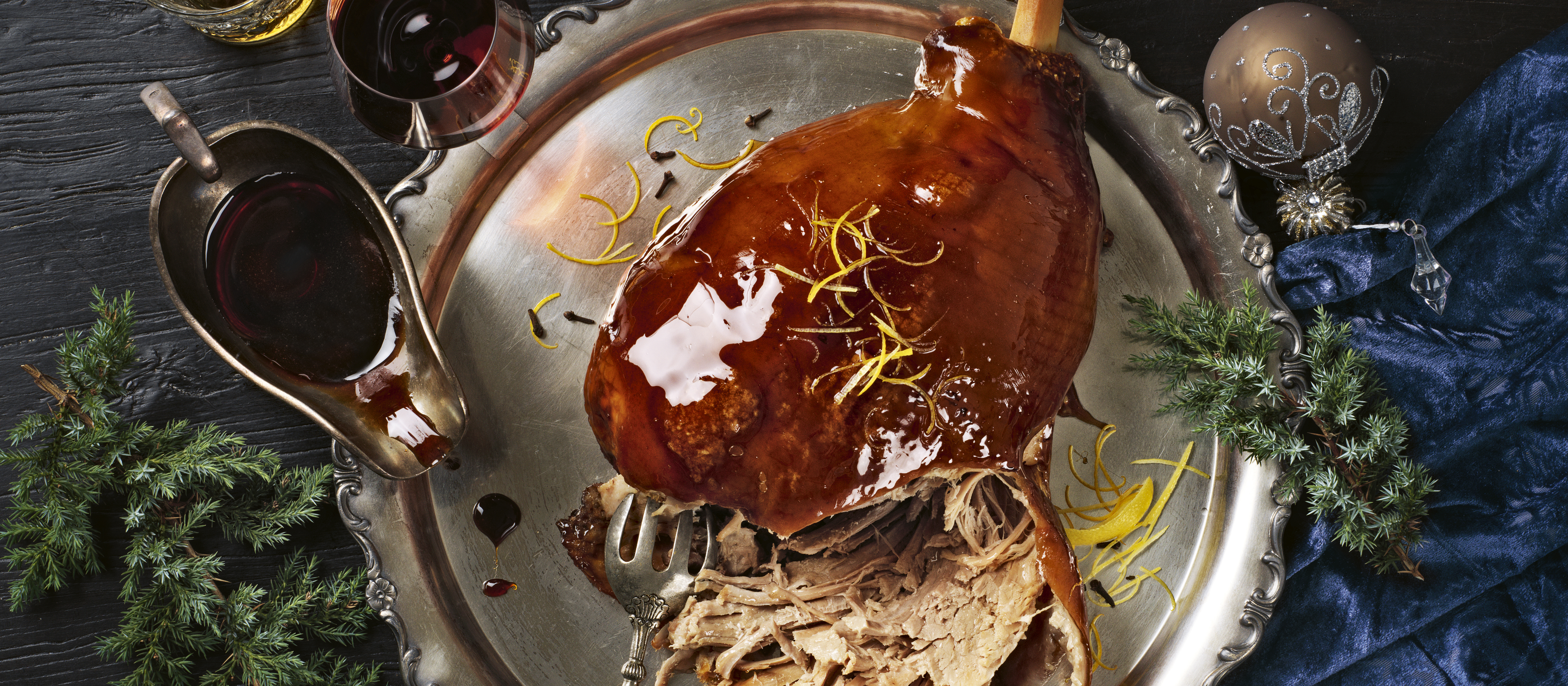 Nyhtökinkku ja neilikkakastike