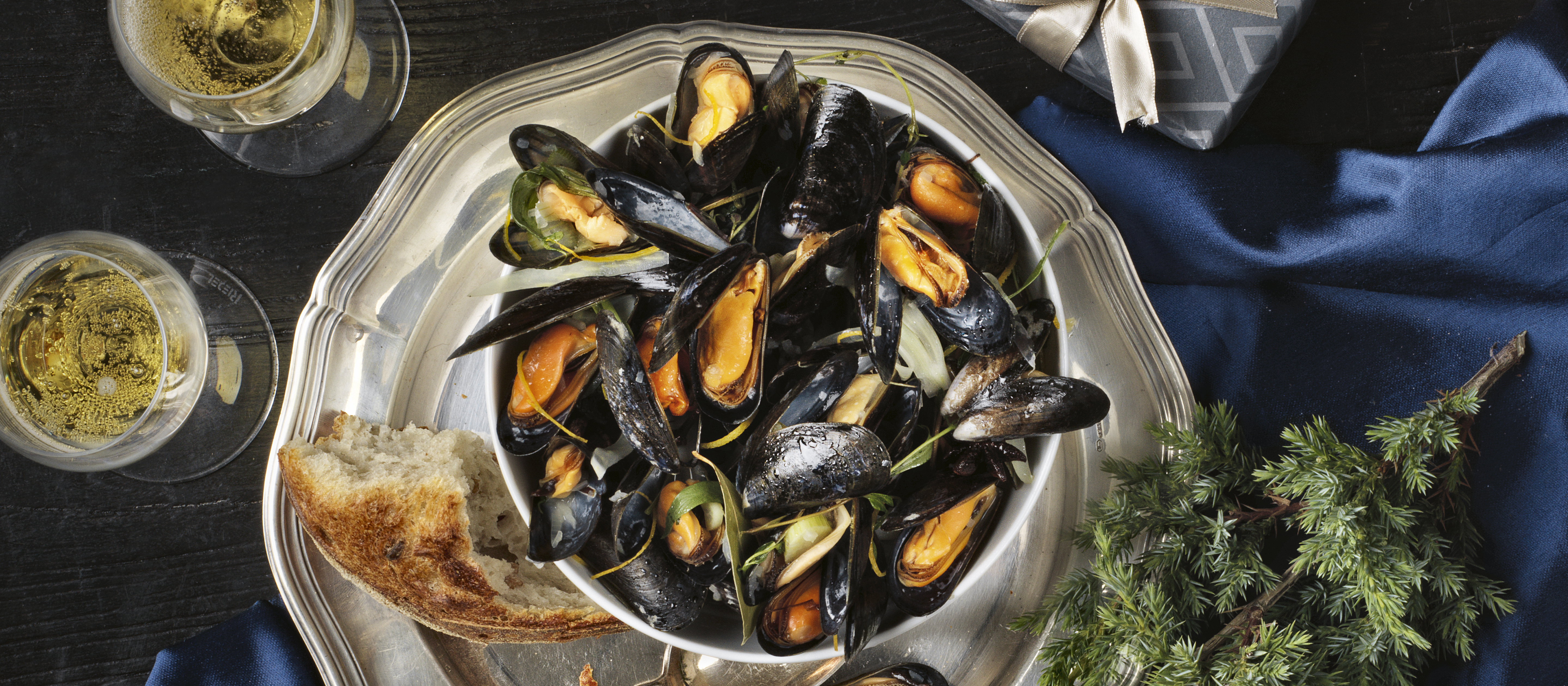 Sinisimpukat glögiliemessä