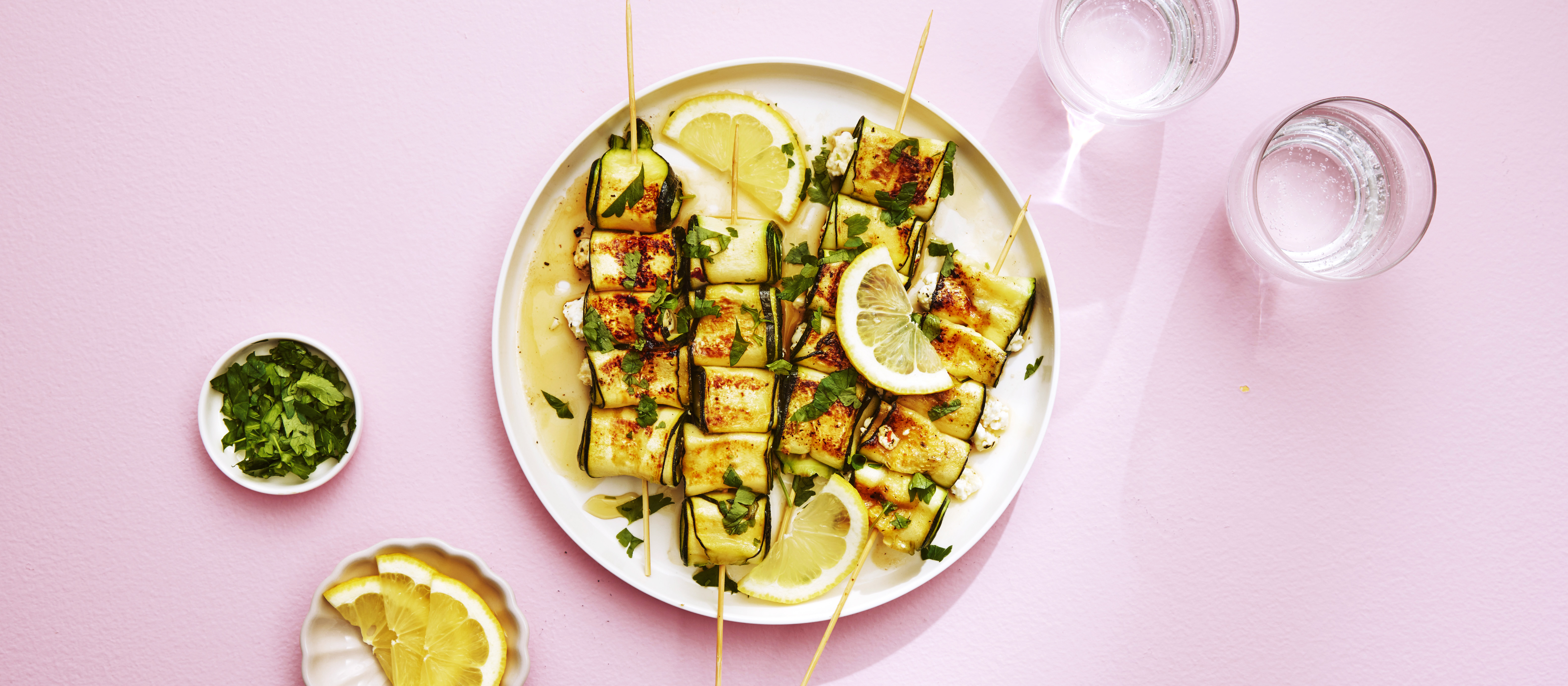 Kesäkurpitsa-fetavartaat