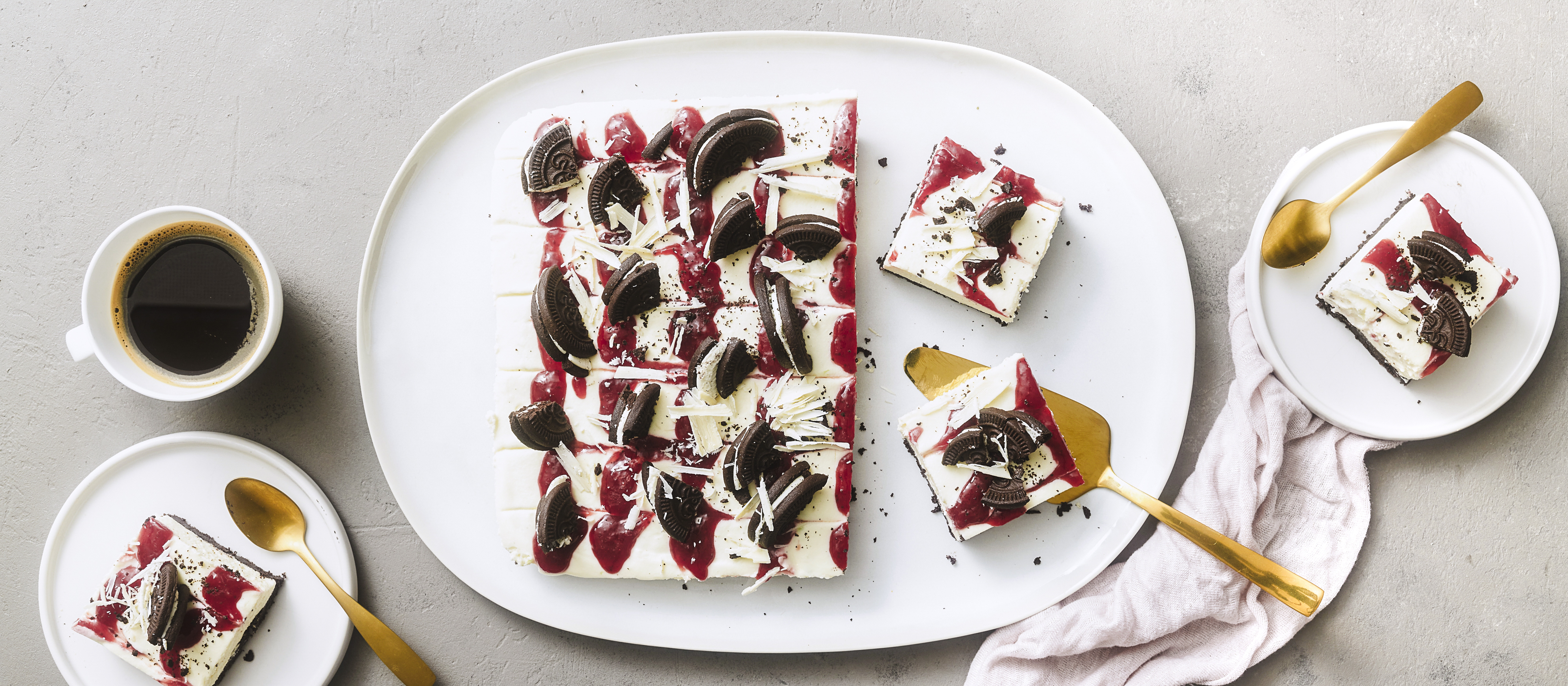 Mansikka-keksijuustokakku