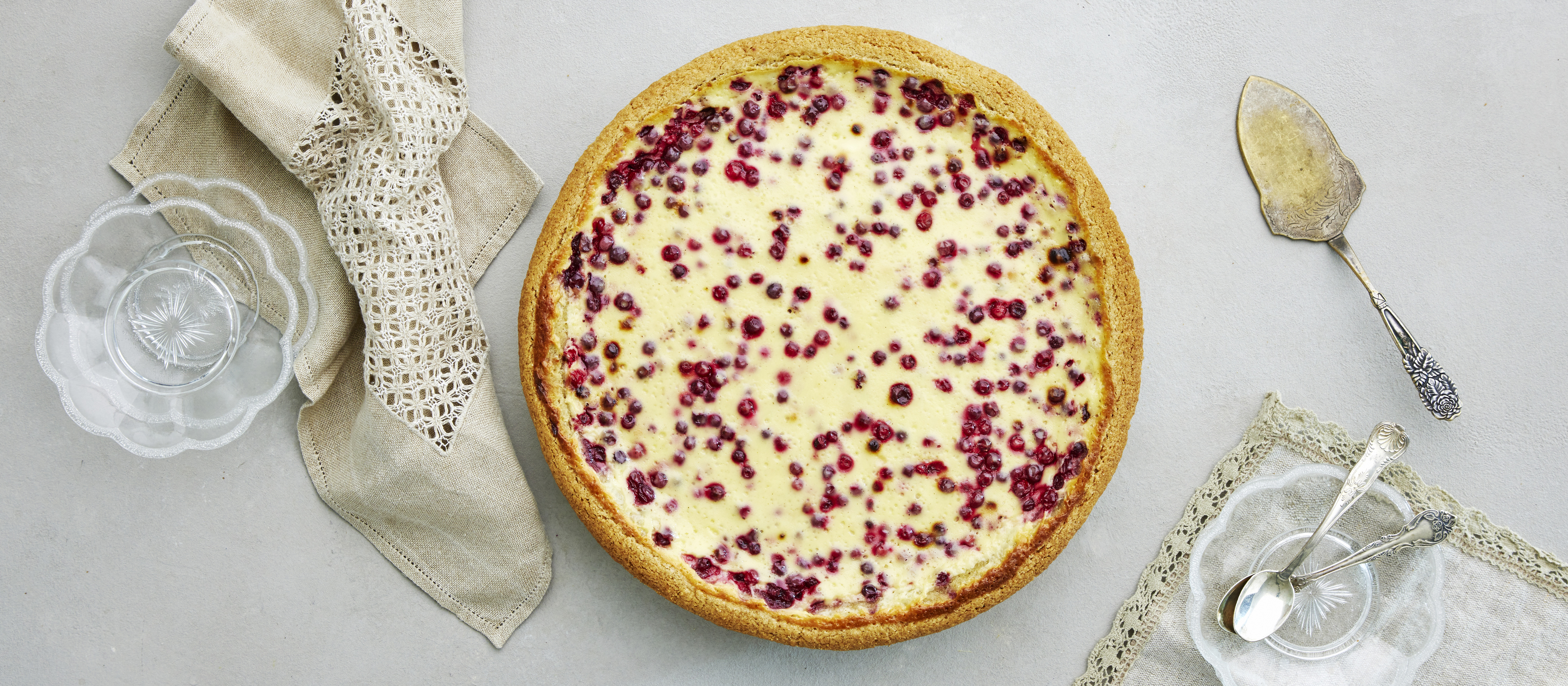 Mascarpone-puolukkapiirakka