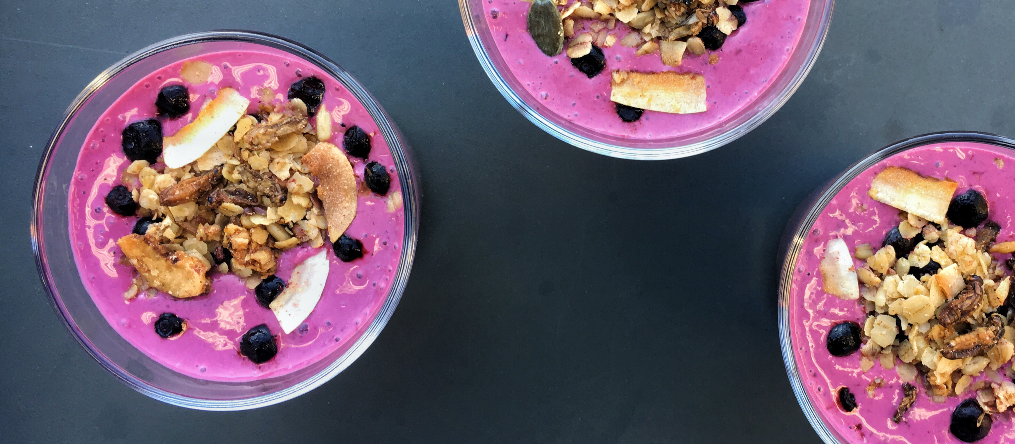 Mustikkasmoothie ja sirkkamysli