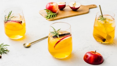 Omenasiideri-cocktail