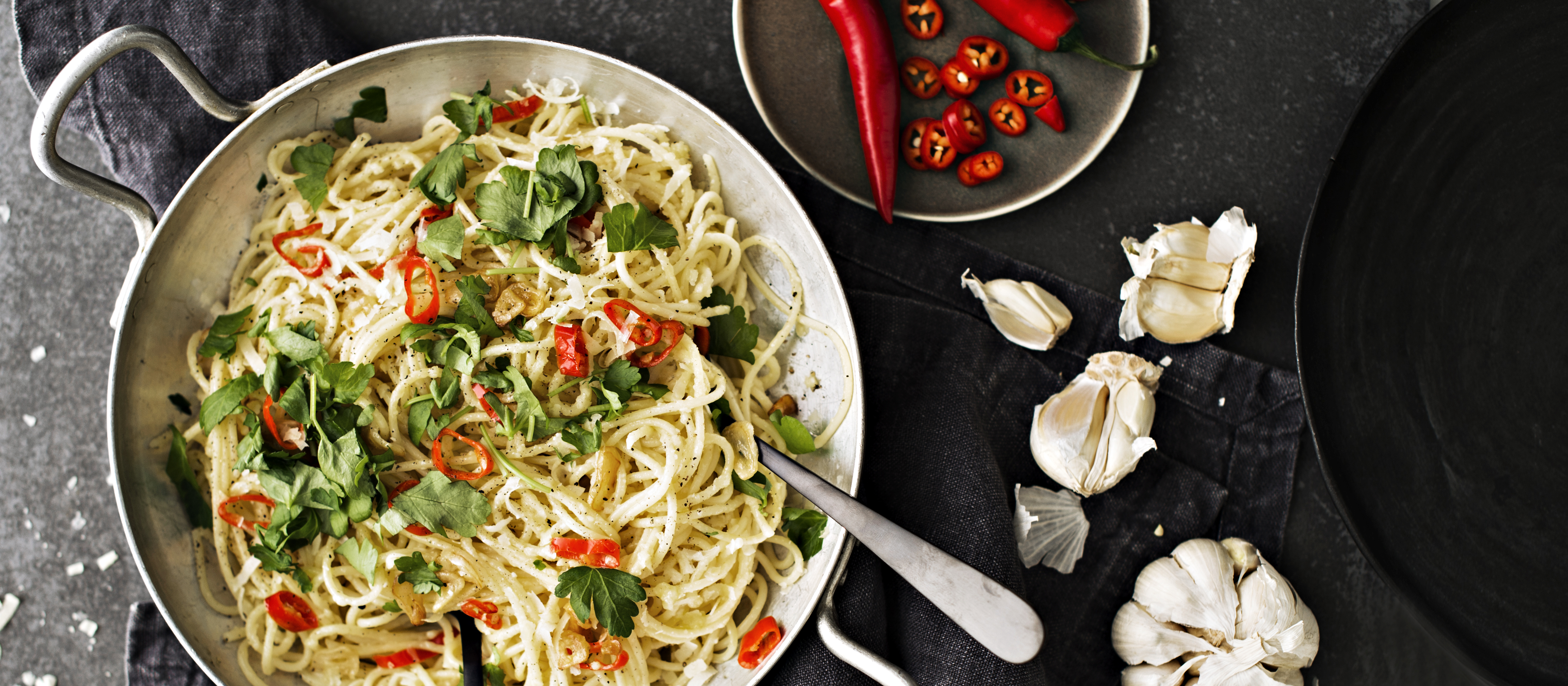 Valkosipuli-chilipasta