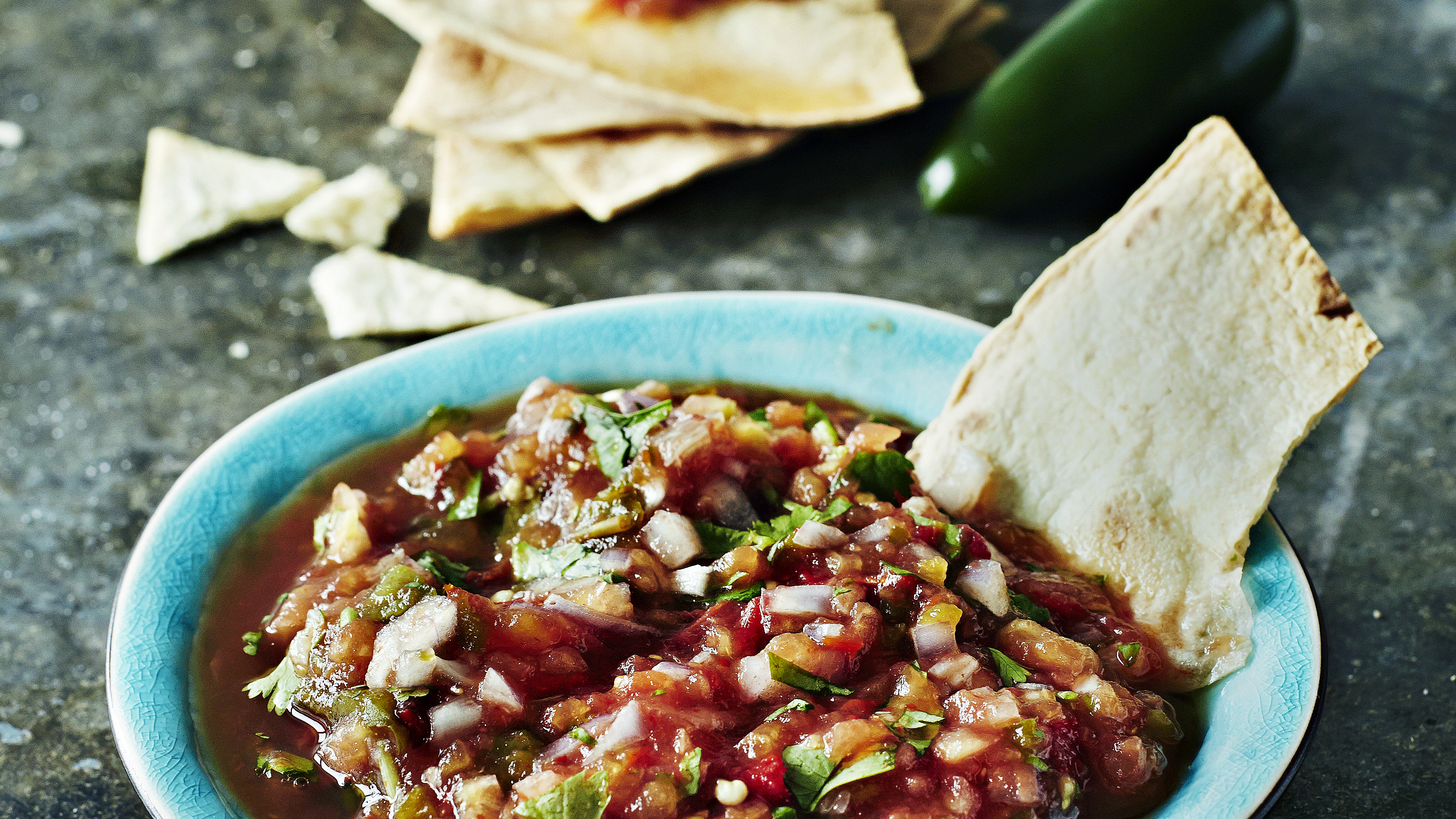 Nachot ja paahdettu tomaattisalsa