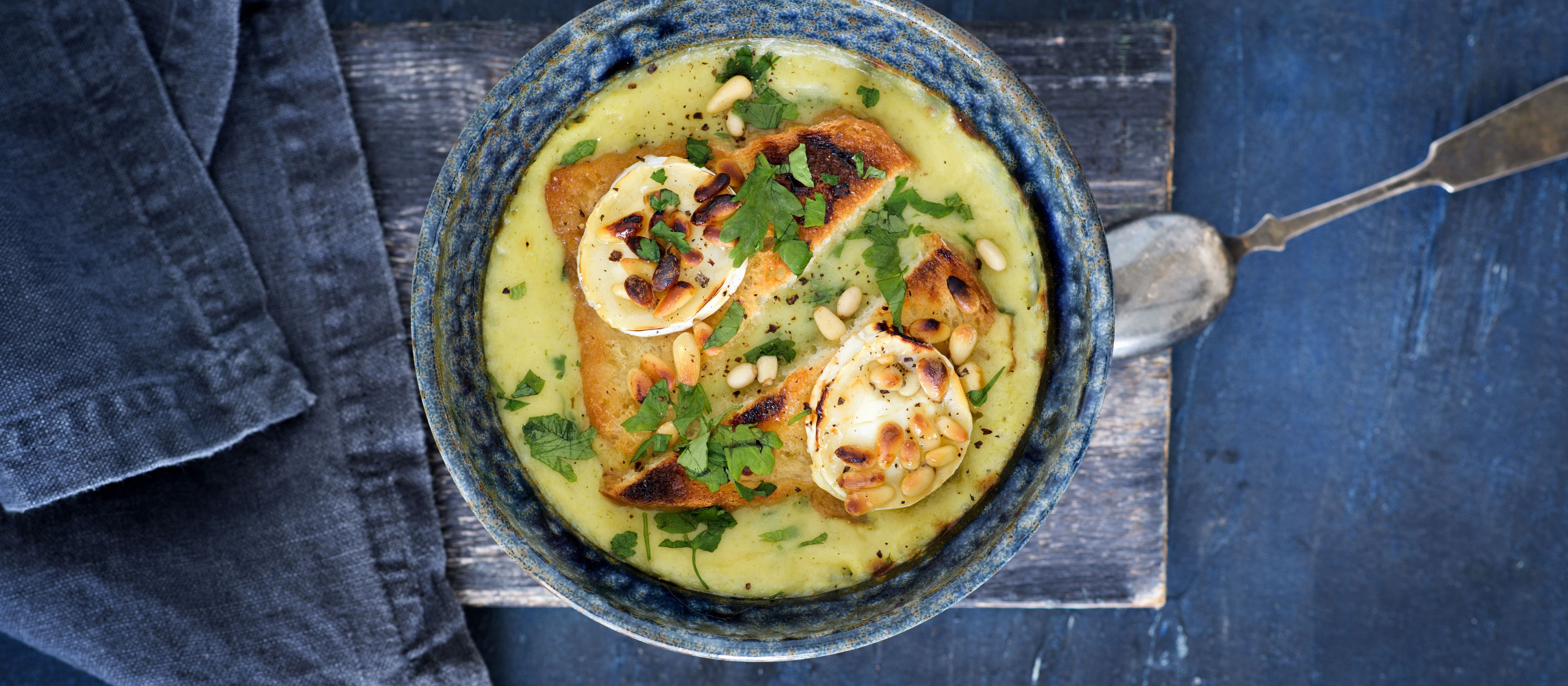 Vuohenjuusto-parsakaalikeitto