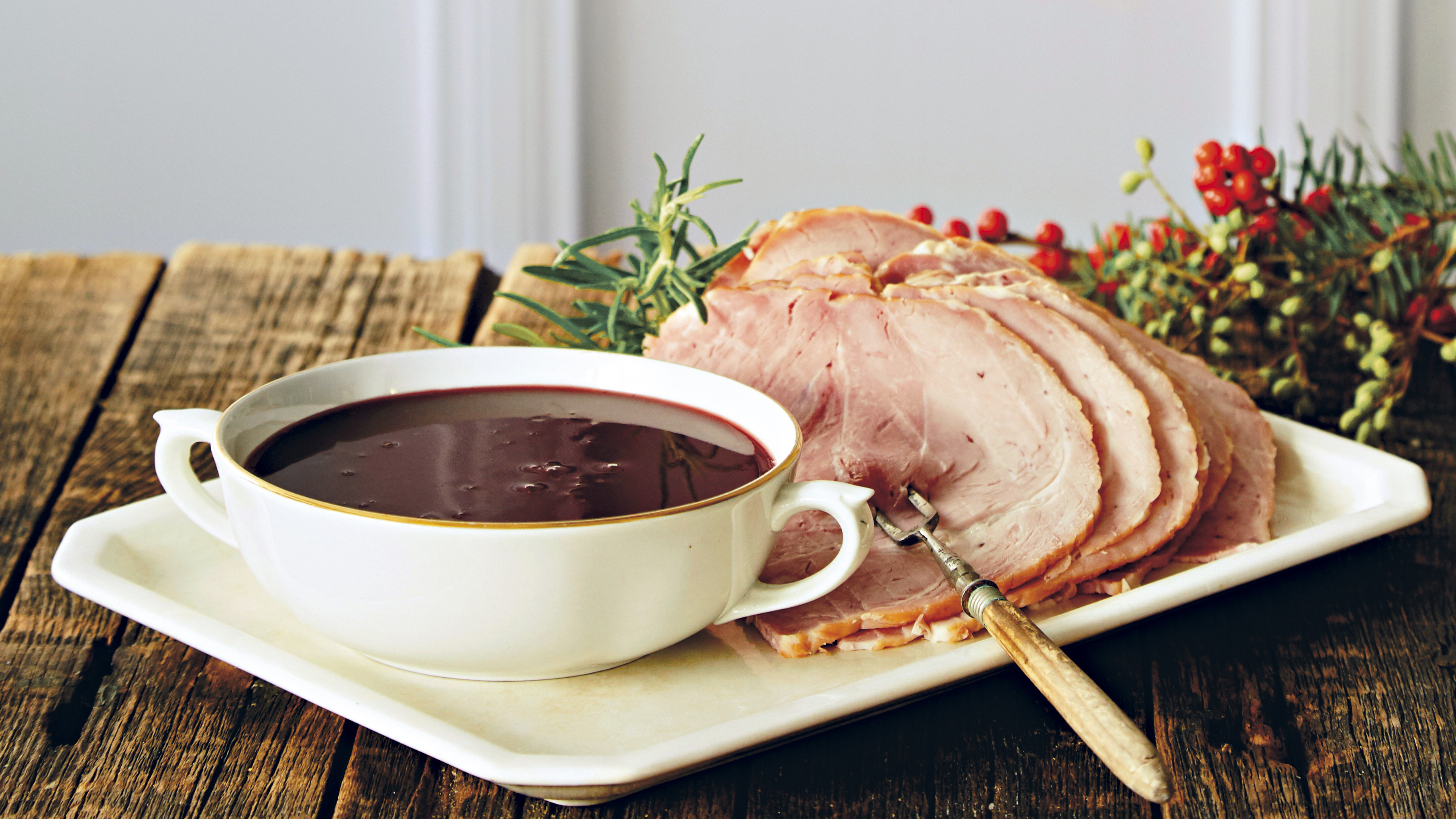 Joulukinkku ja glögimausteinen kastike