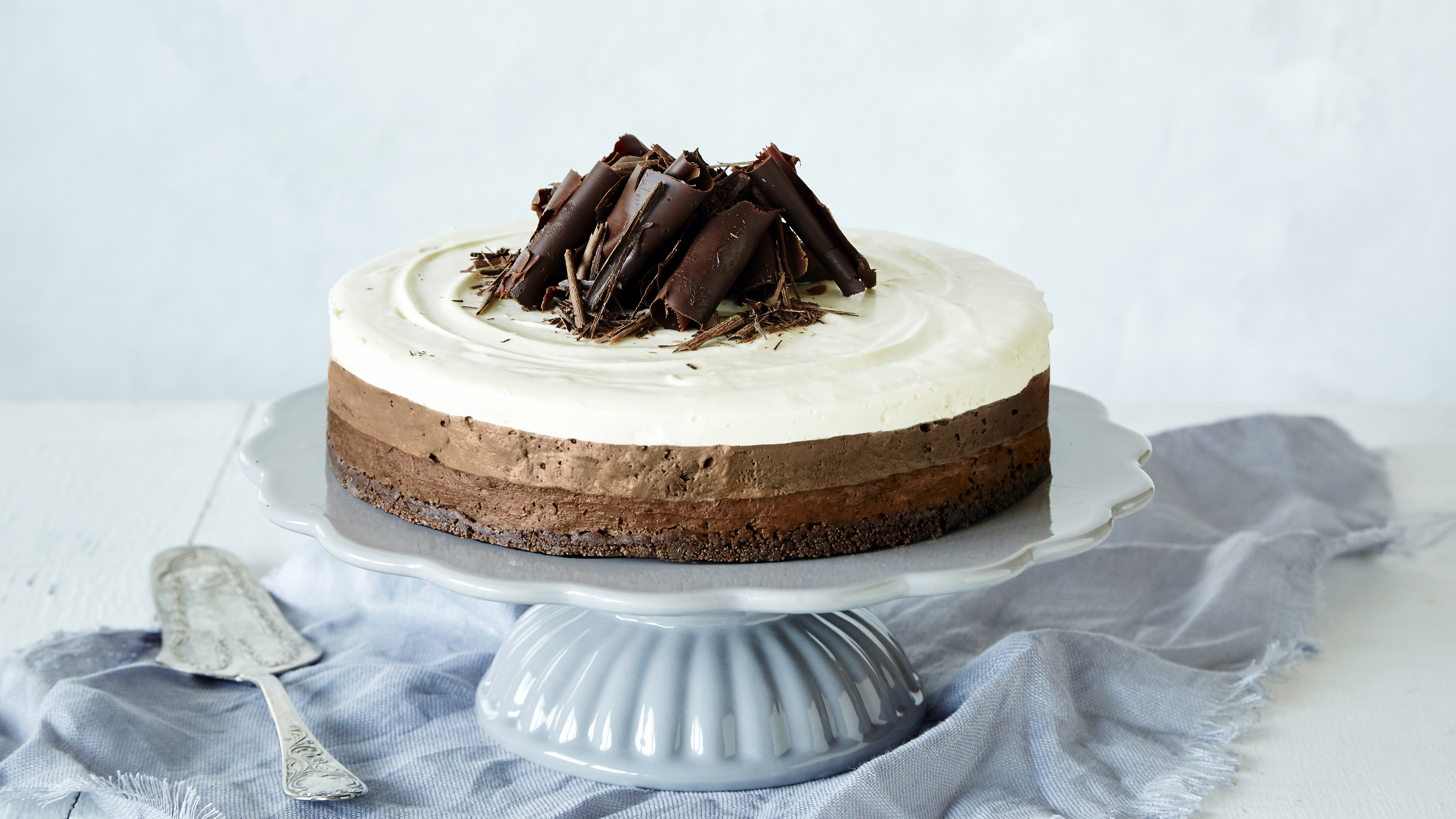 Kolmen suklaan juustokakku