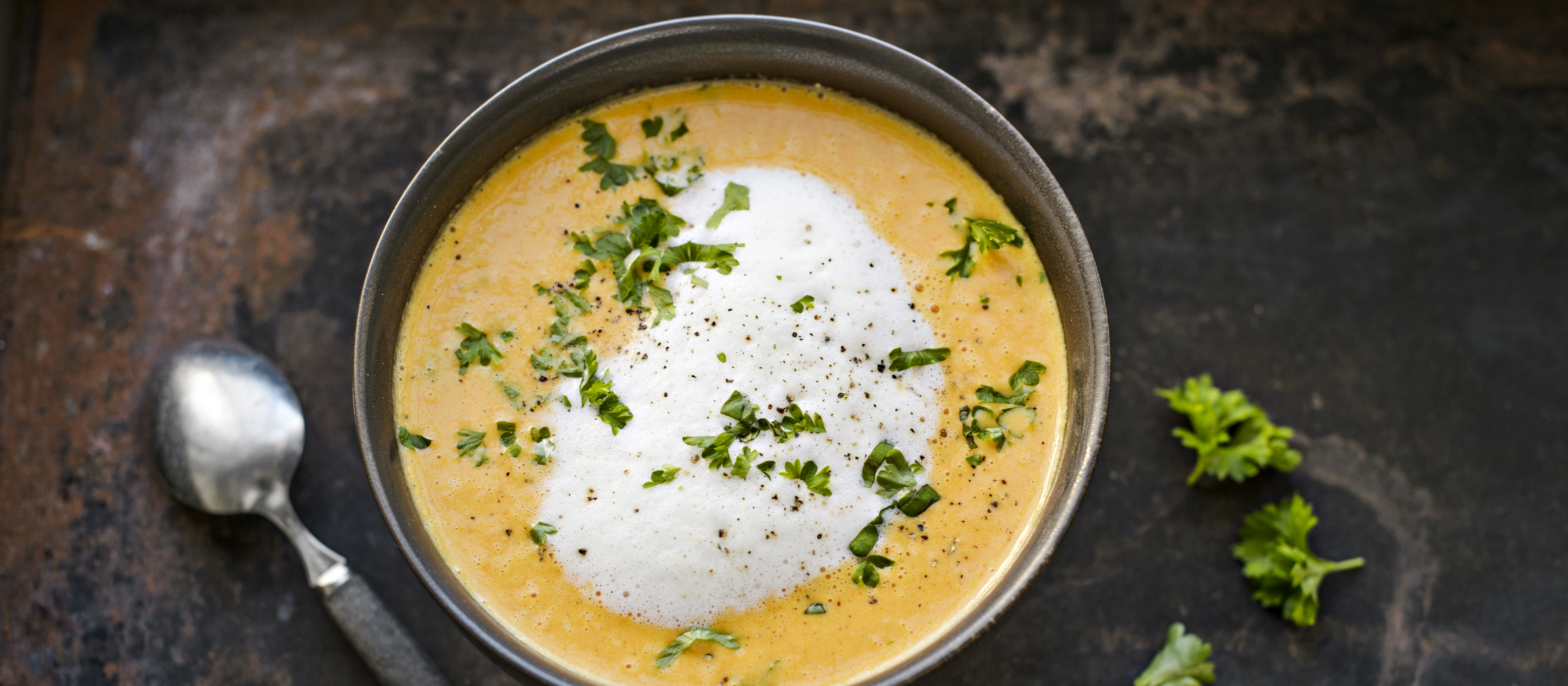 Lempeä juuressosekeitto