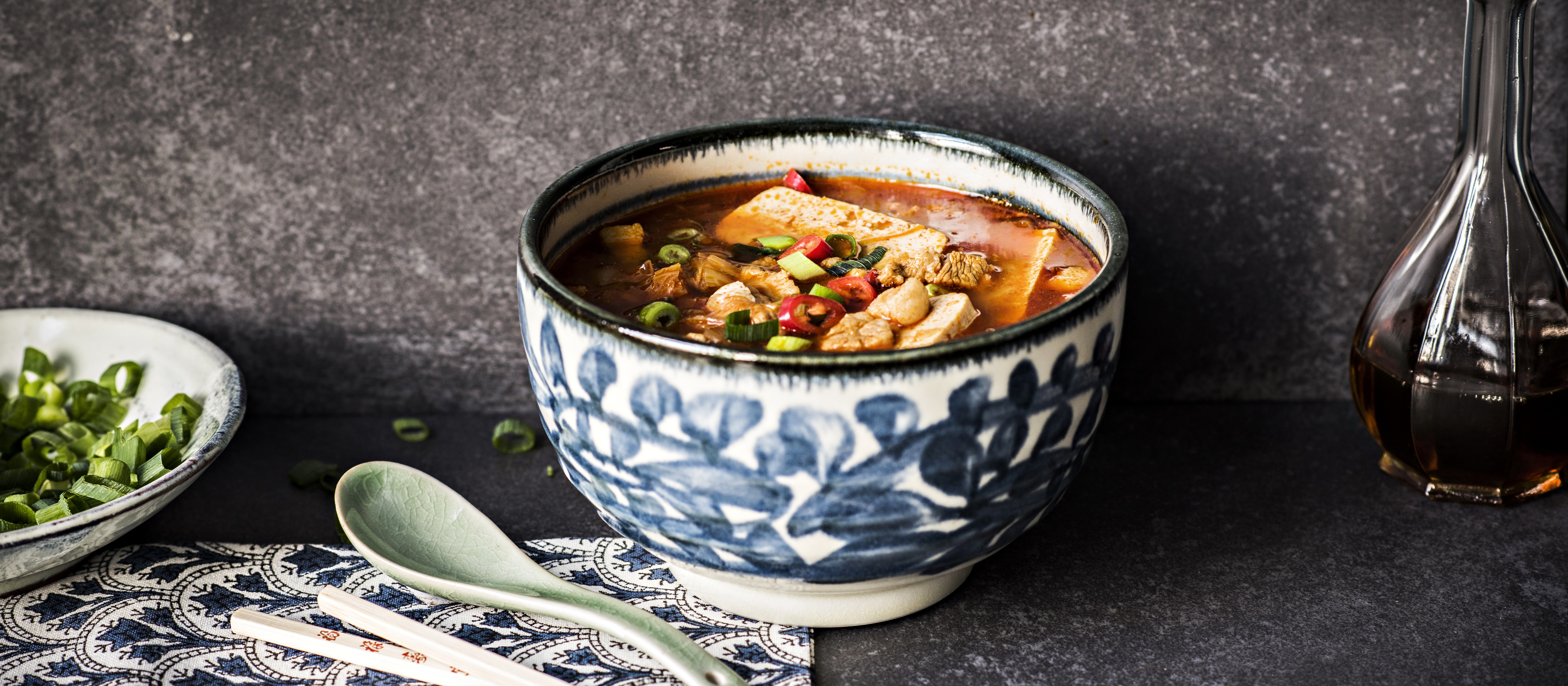 Kimchi Jigae eli korealainen porsaanlihakeitto