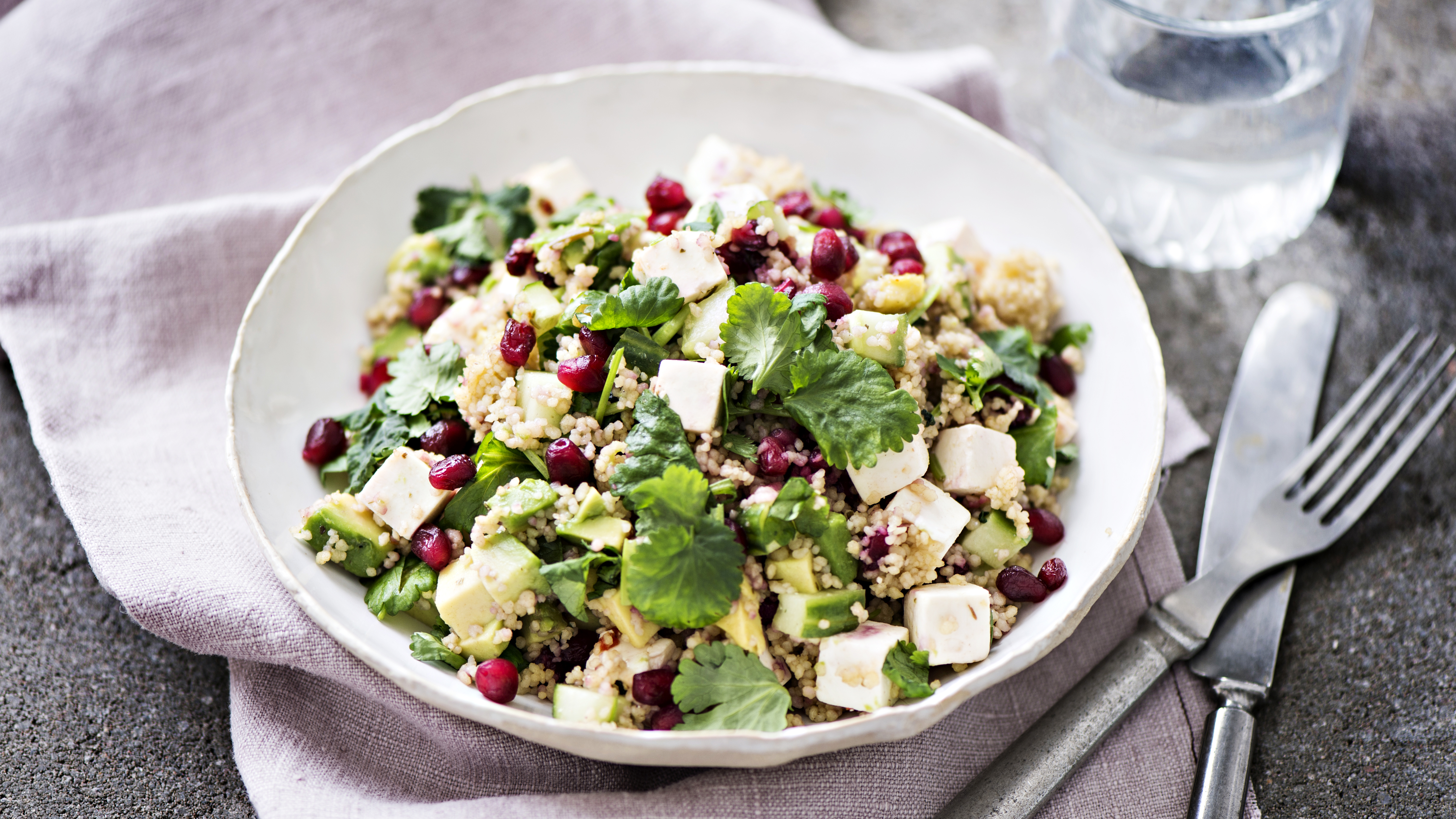 Granaattiomenacouscous