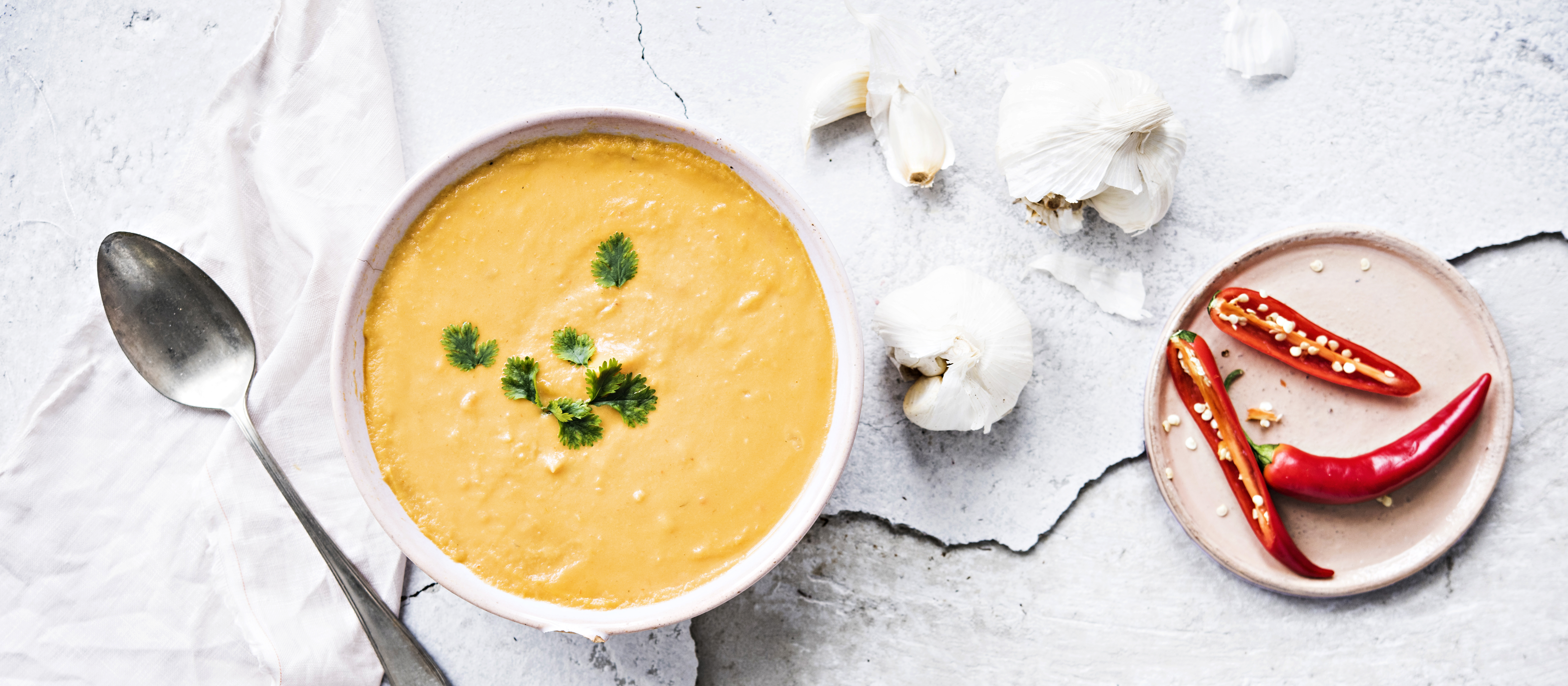 Bataatti-kookoskeitto