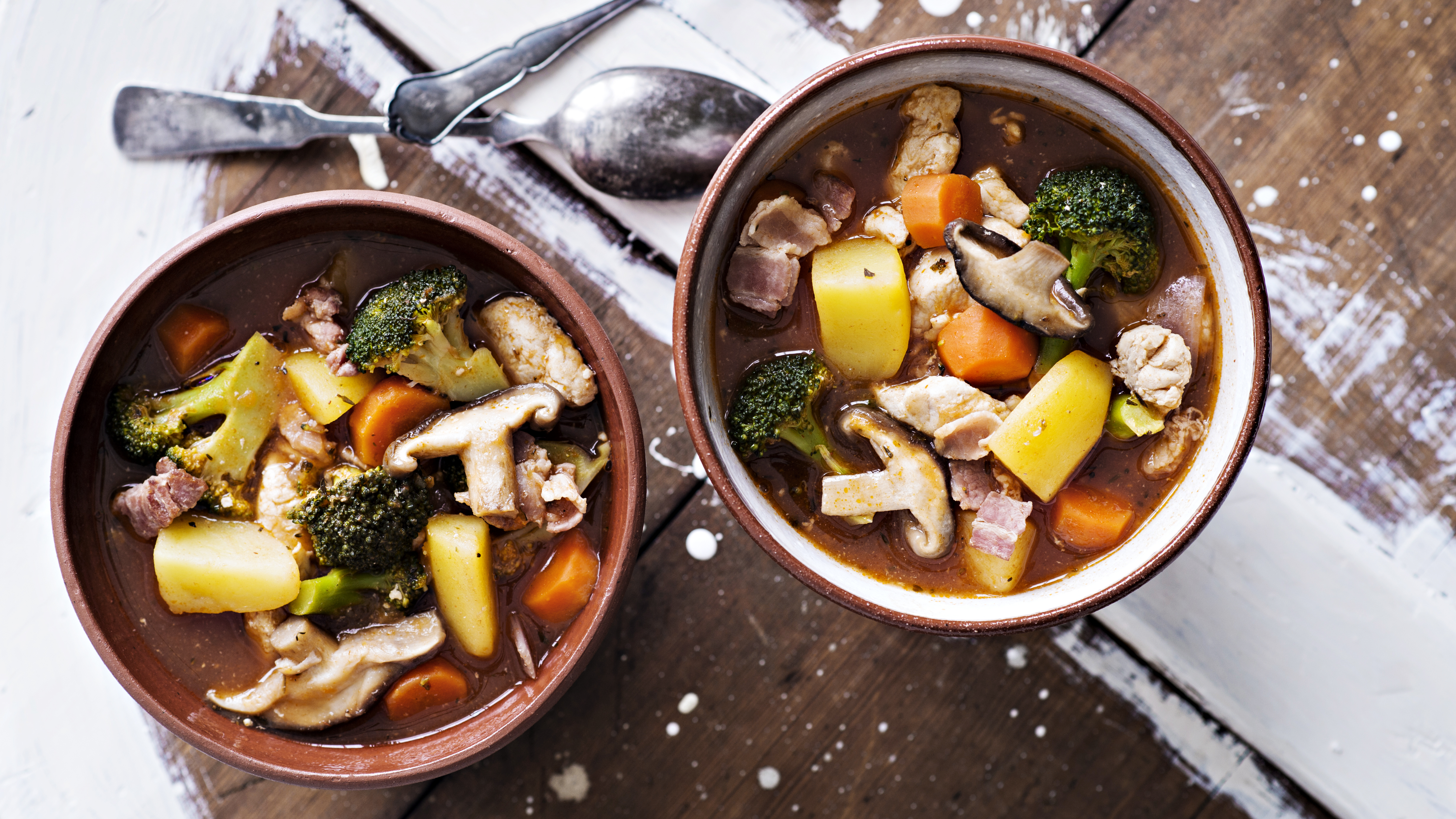 Andalusialainen kanakeitto