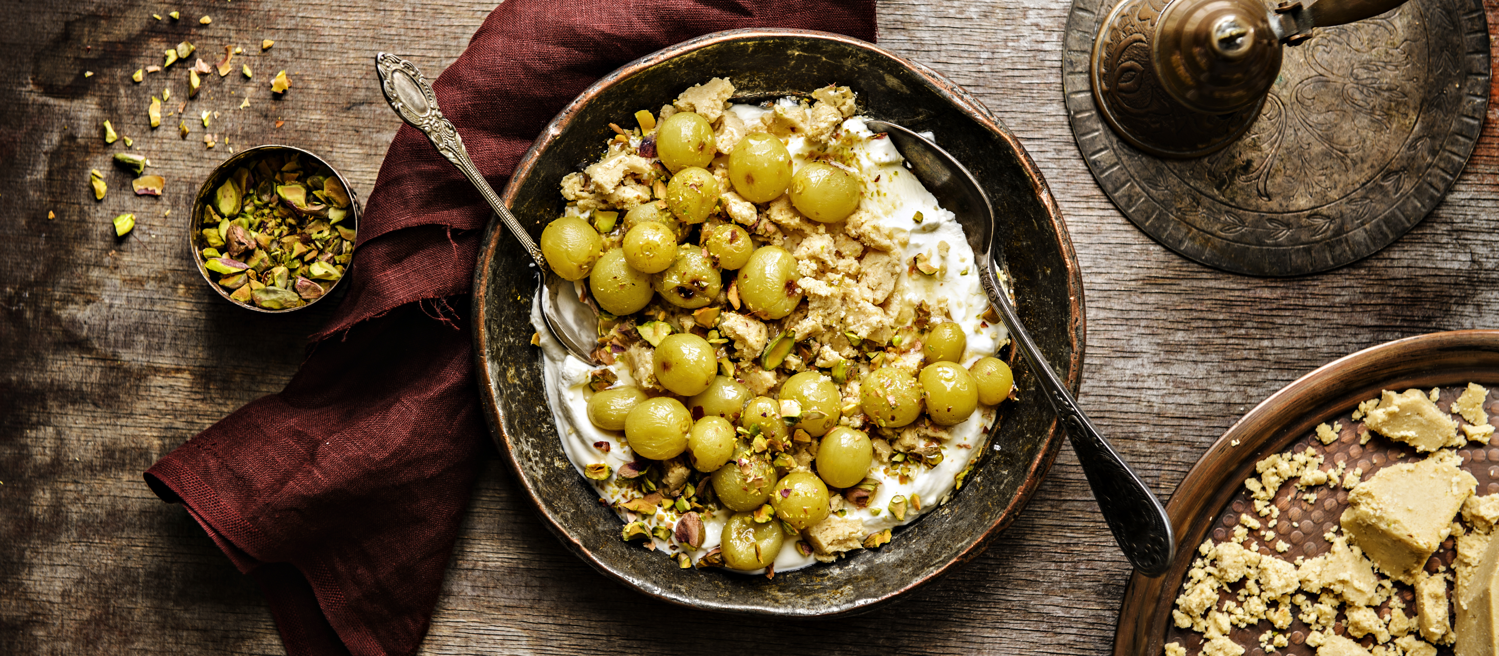 Labneh ja paahdetut viinirypäleet