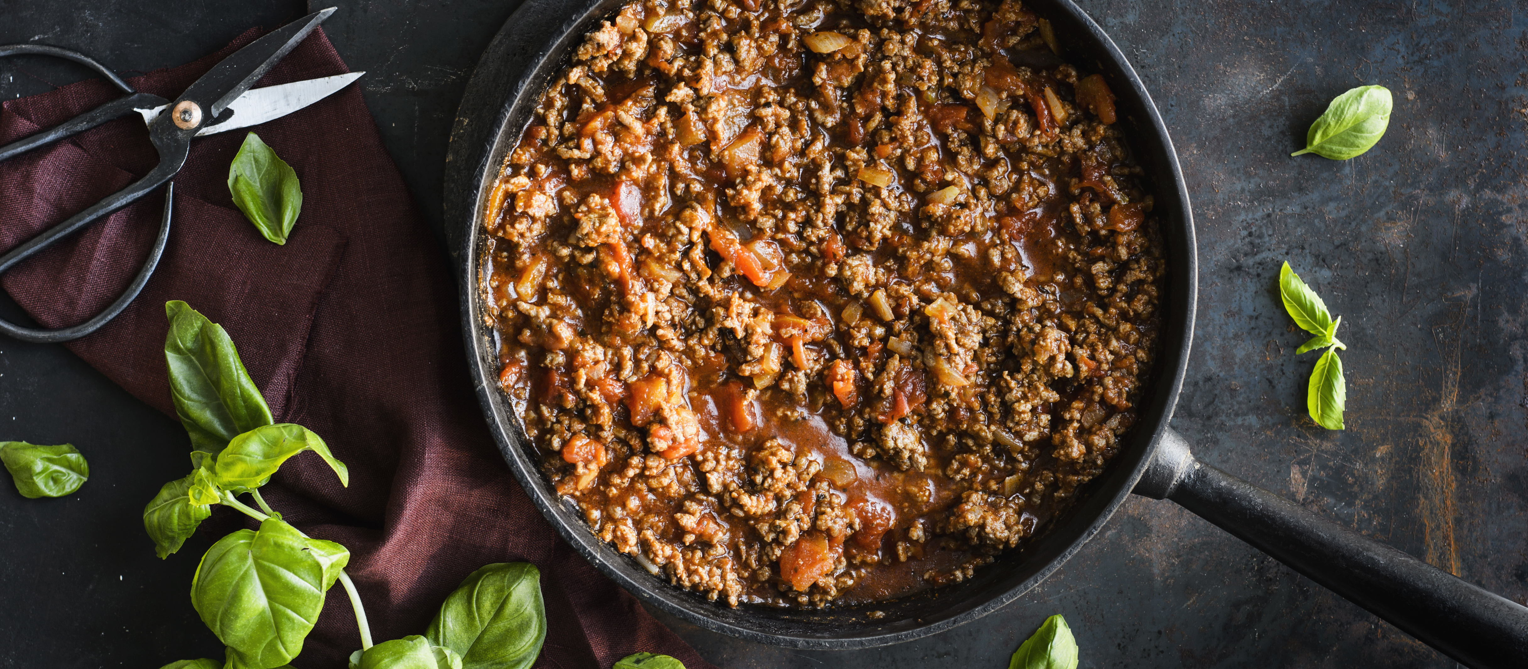 Helppo jauhelihakastike