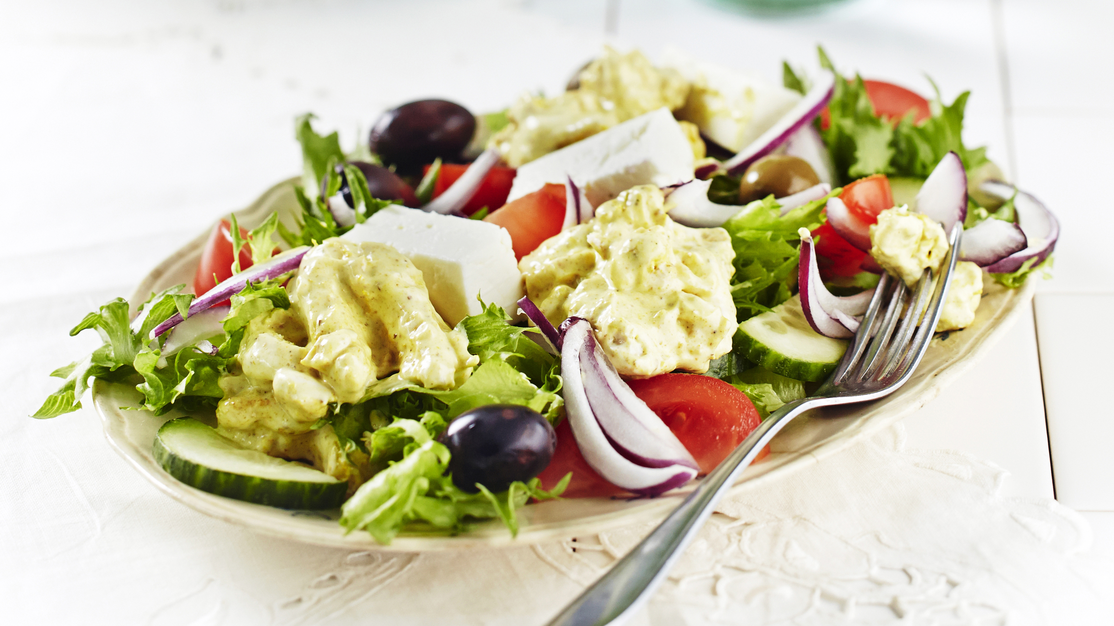 Kreikkalainen kanasalaatti