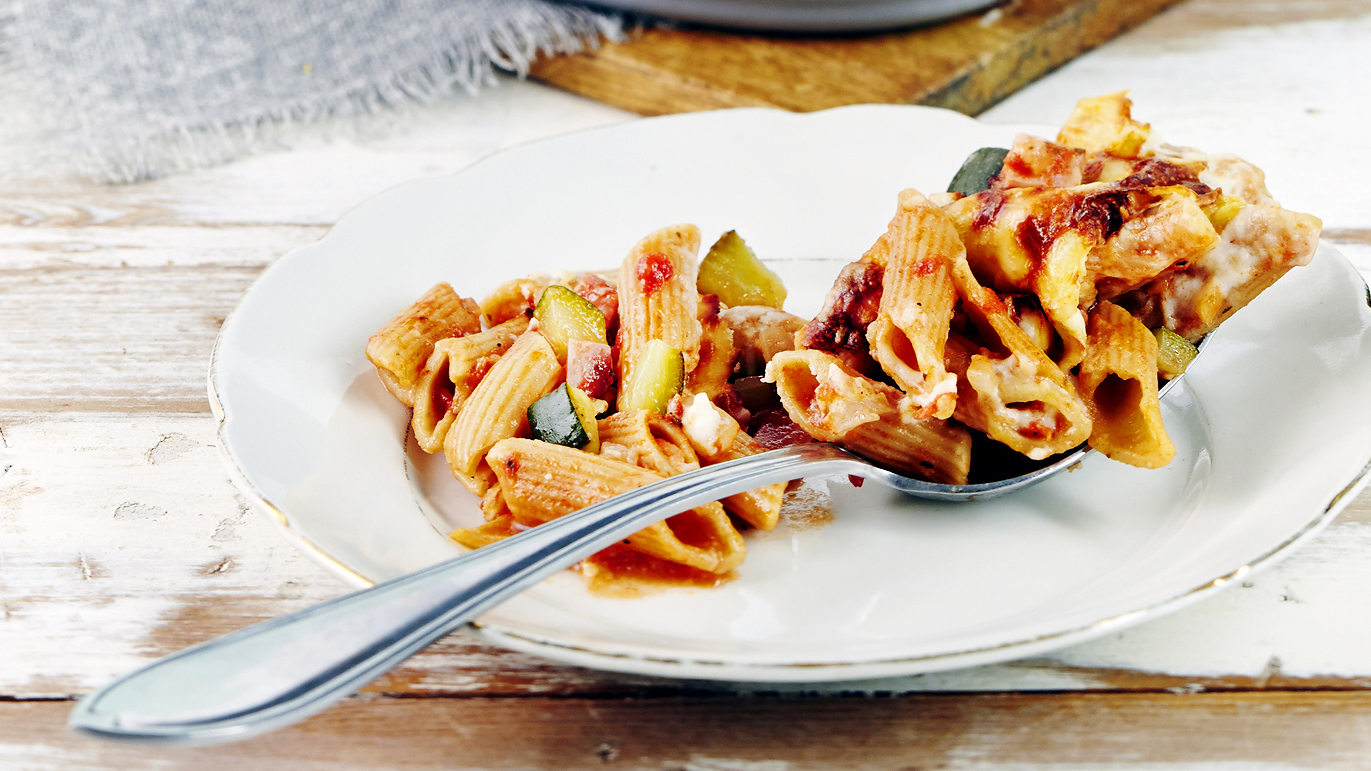 Kinkku-pennelaatikko