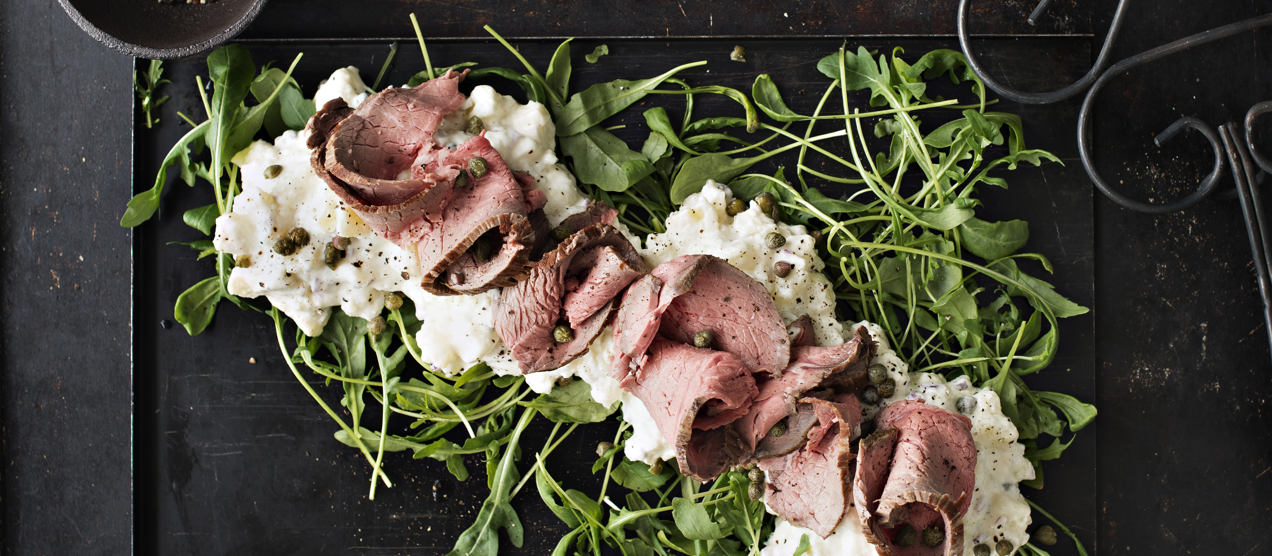 Piparjuuriperunasalaatti