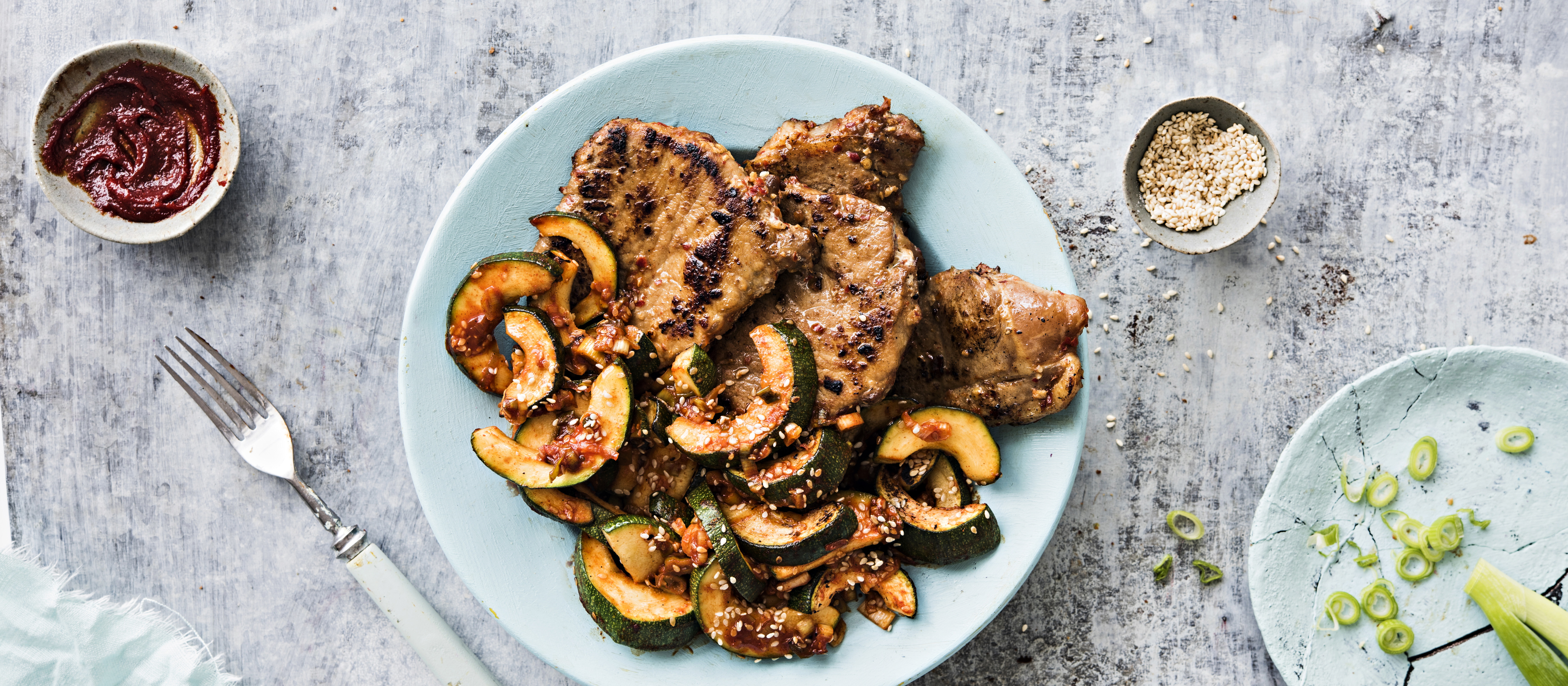 Korealainen kesäkurpitsa-pinaattilisäke